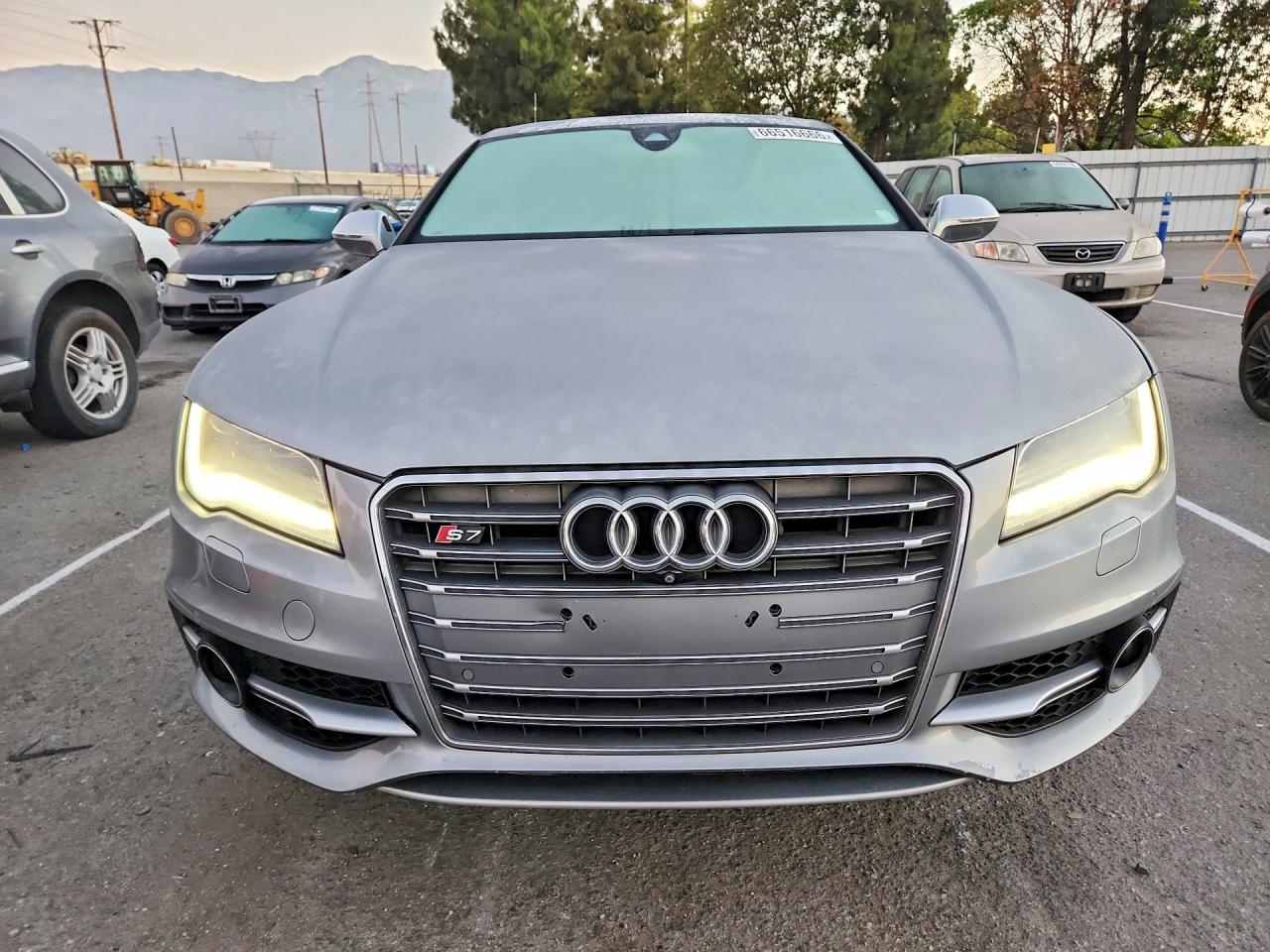 2014 Audi S7 Premium Silver vin: WAUW2AFC7EN018966
