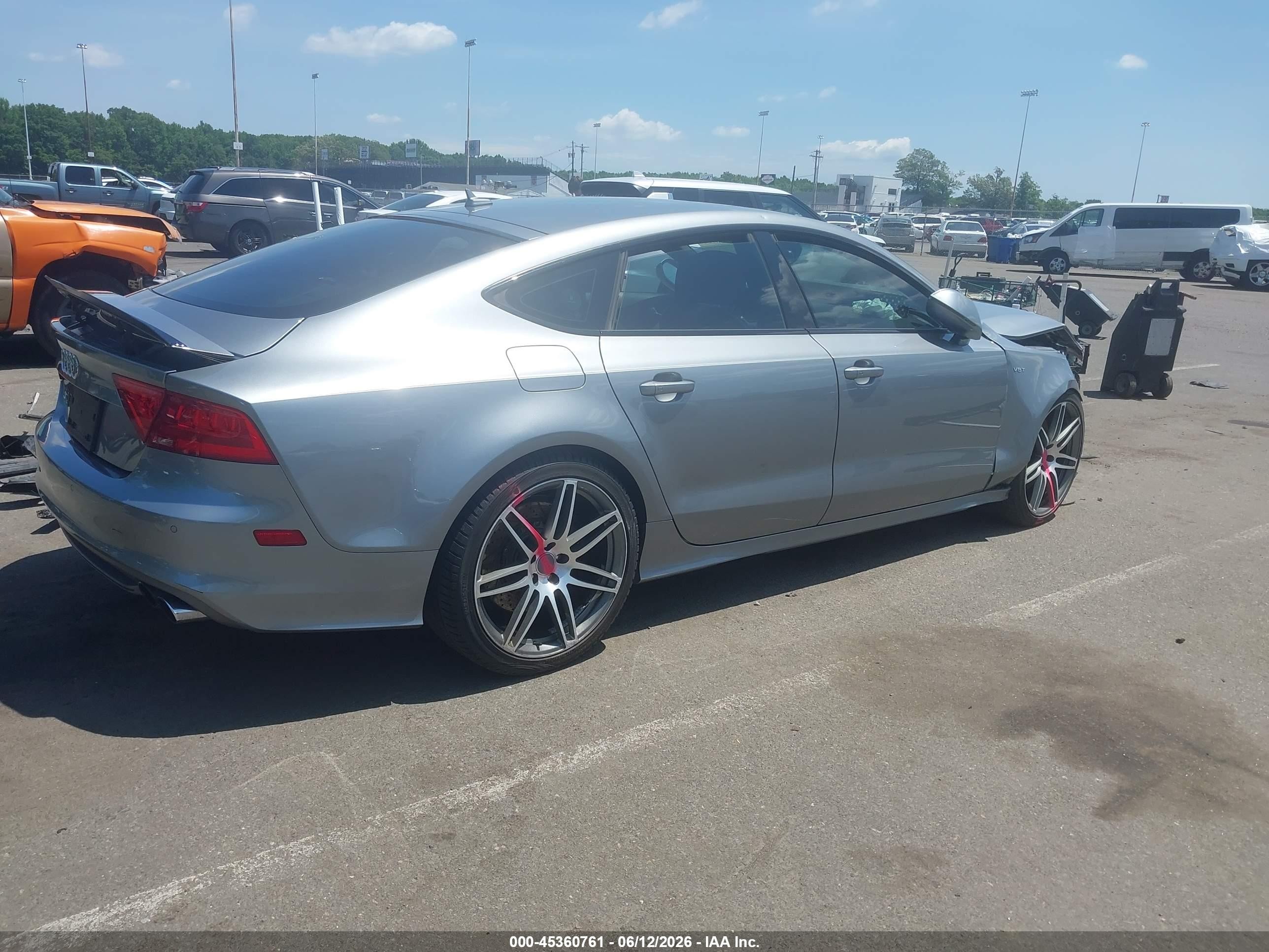 2014 Audi S7 4.0t Prestige Silver vin: WAUW2AFC7EN085826