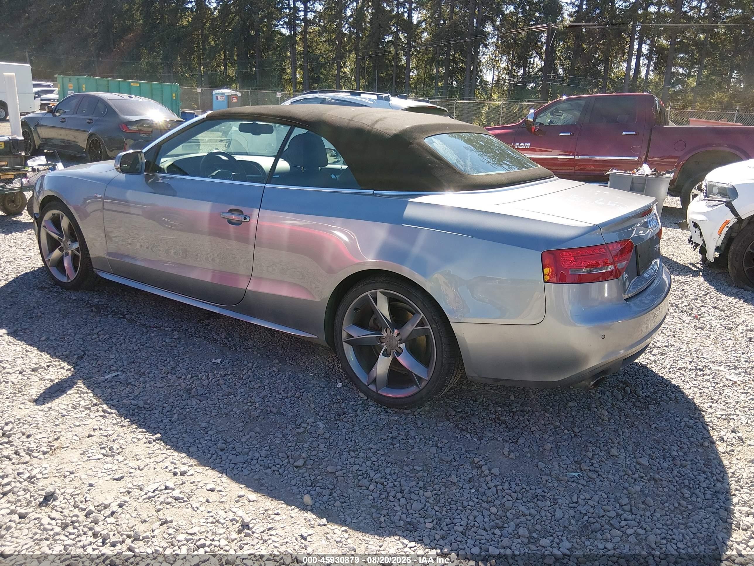 2011 Audi A5 2.0t Premium Серебряный vin: WAUWFAFHXBN005298