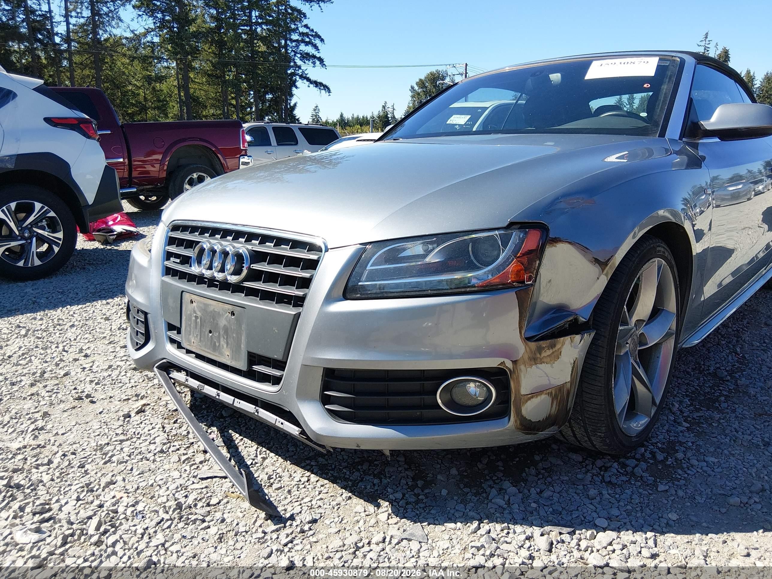 2011 Audi A5 2.0t Premium Серебряный vin: WAUWFAFHXBN005298