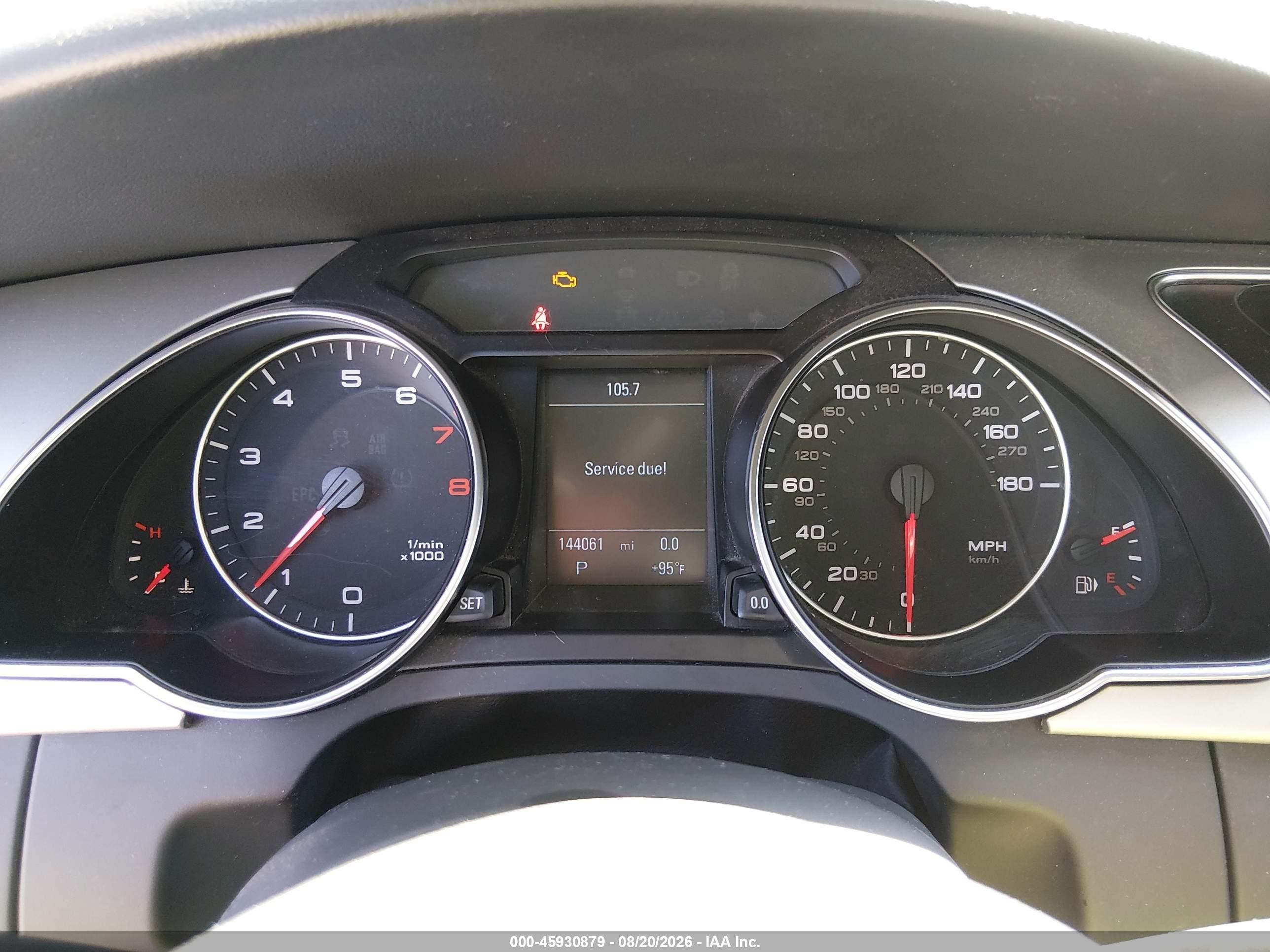 2011 Audi A5 2.0t Premium Серебряный vin: WAUWFAFHXBN005298