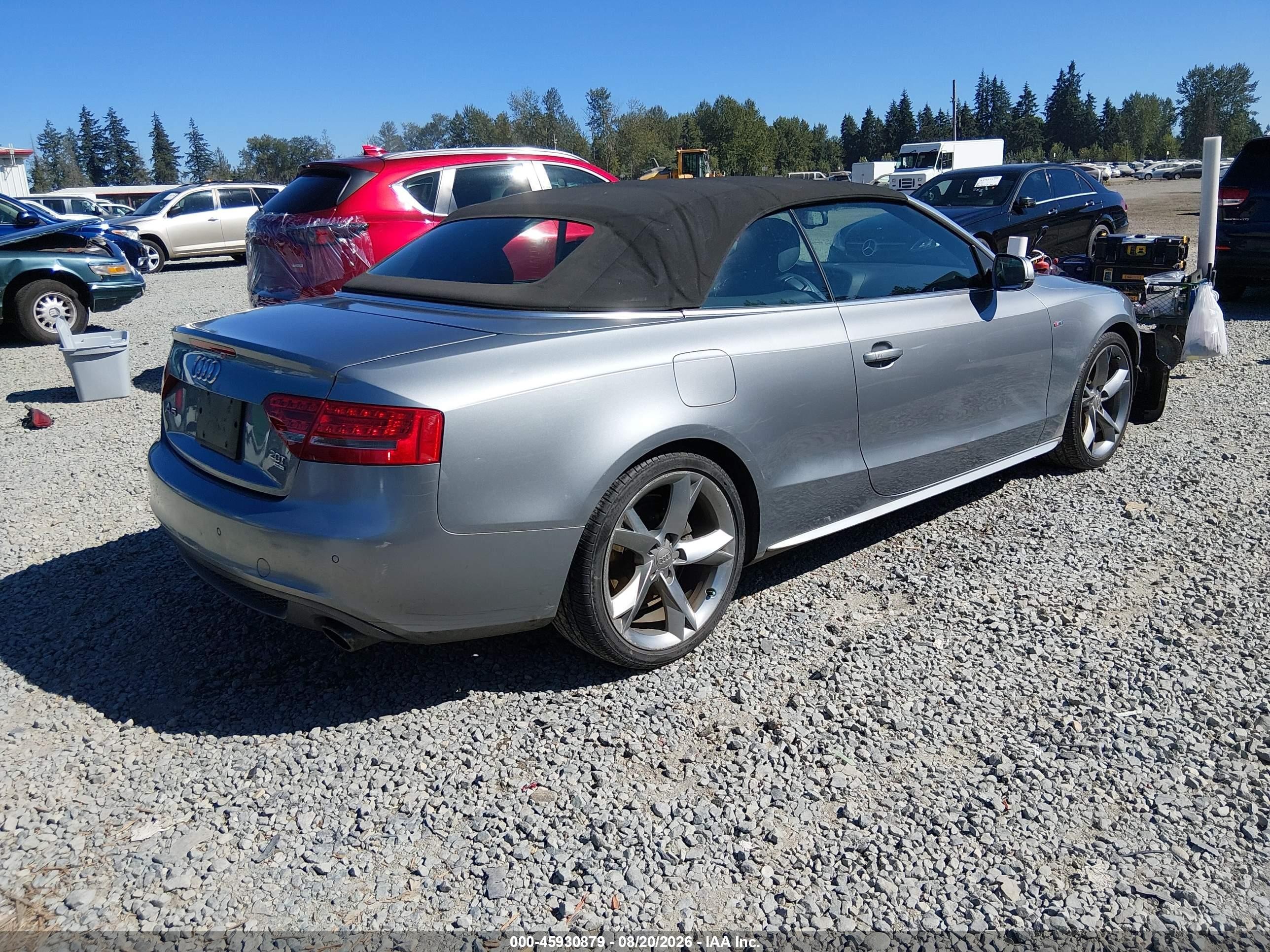 2011 Audi A5 2.0t Premium Серебряный vin: WAUWFAFHXBN005298