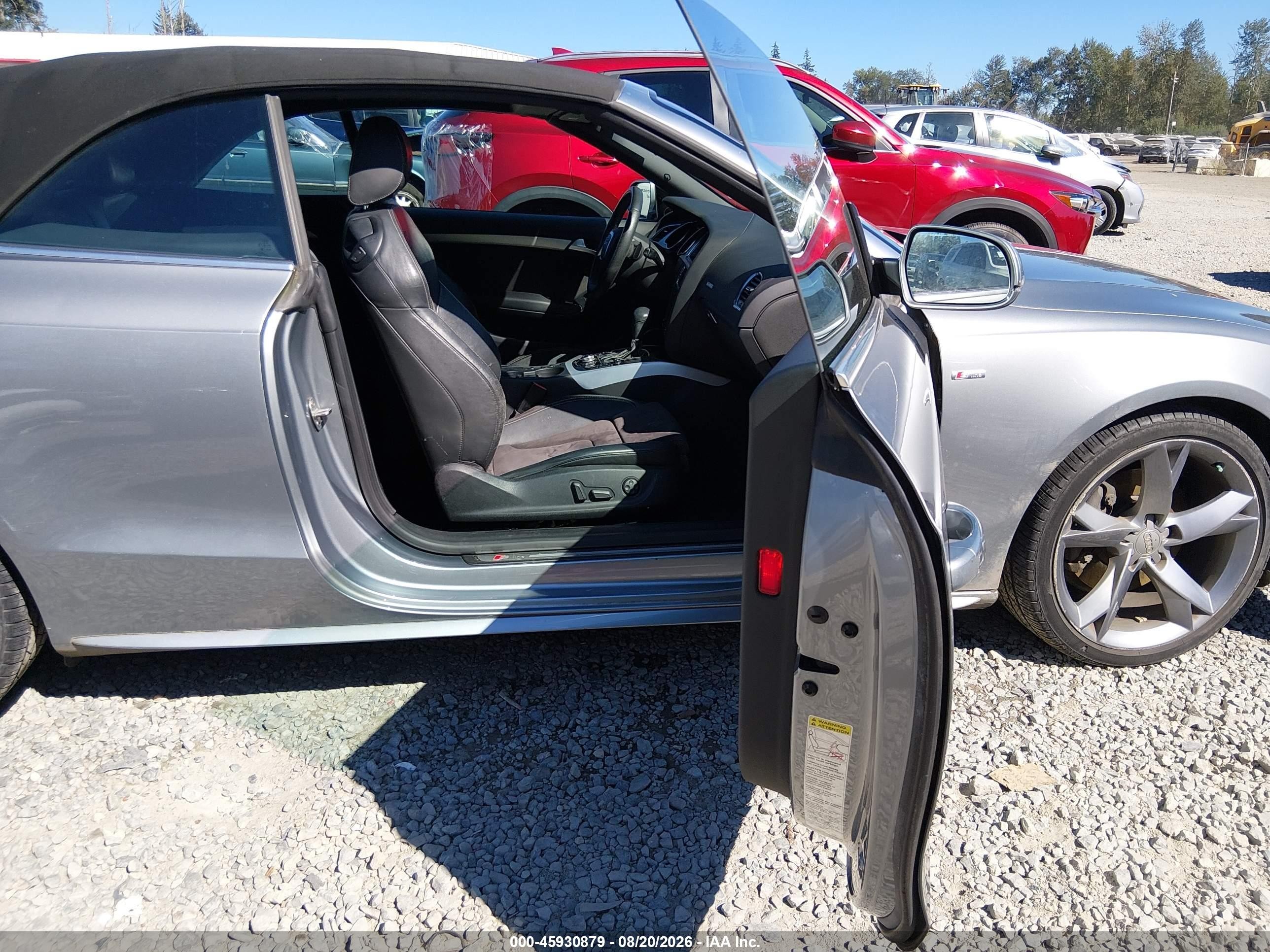 2011 Audi A5 2.0t Premium Серебряный vin: WAUWFAFHXBN005298