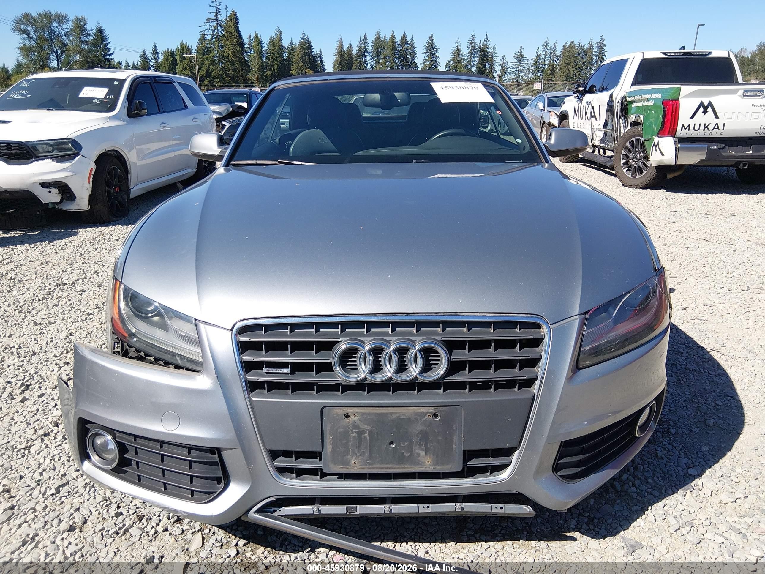 2011 Audi A5 2.0t Premium Серебряный vin: WAUWFAFHXBN005298