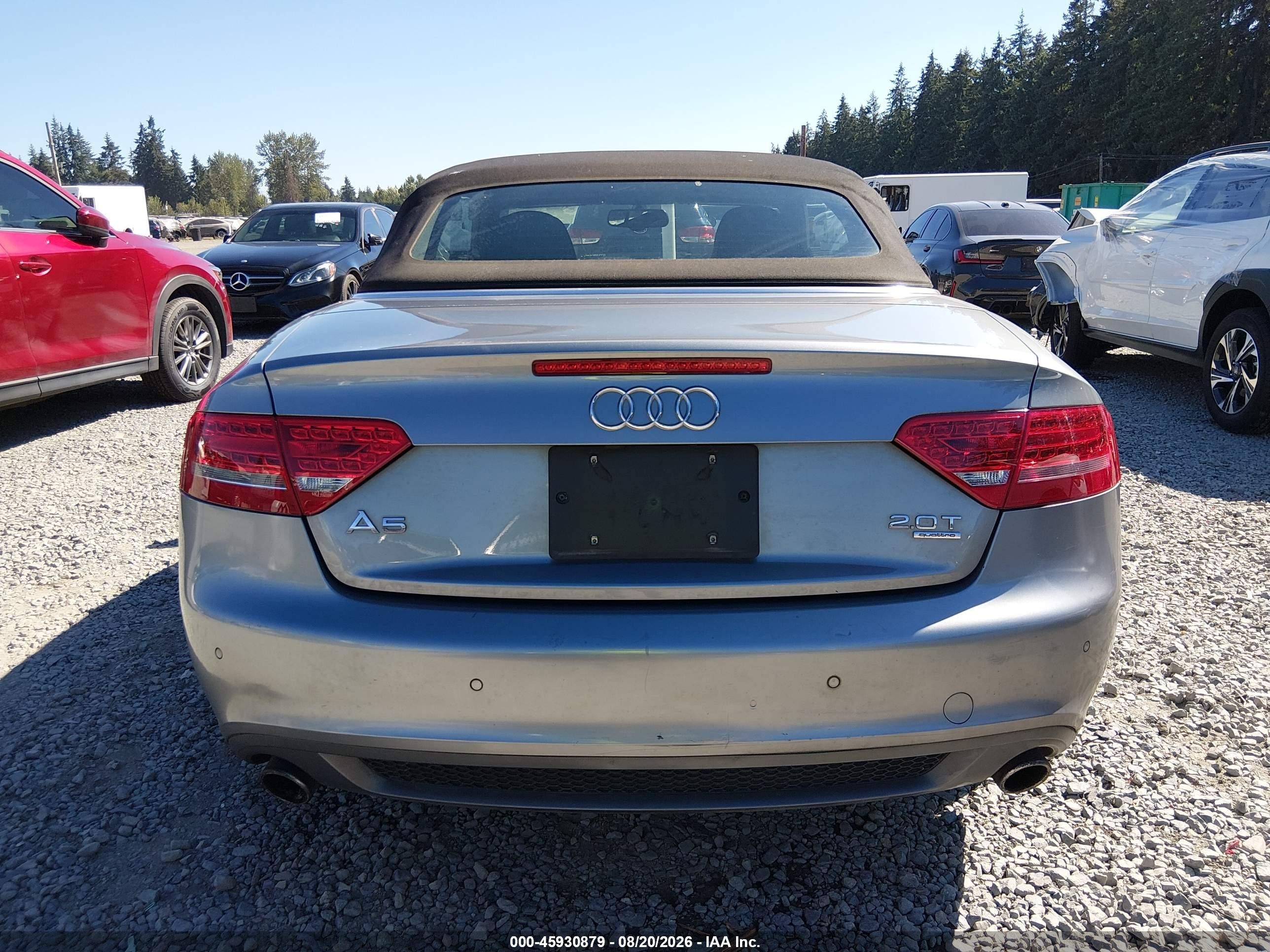 2011 Audi A5 2.0t Premium Серебряный vin: WAUWFAFHXBN005298