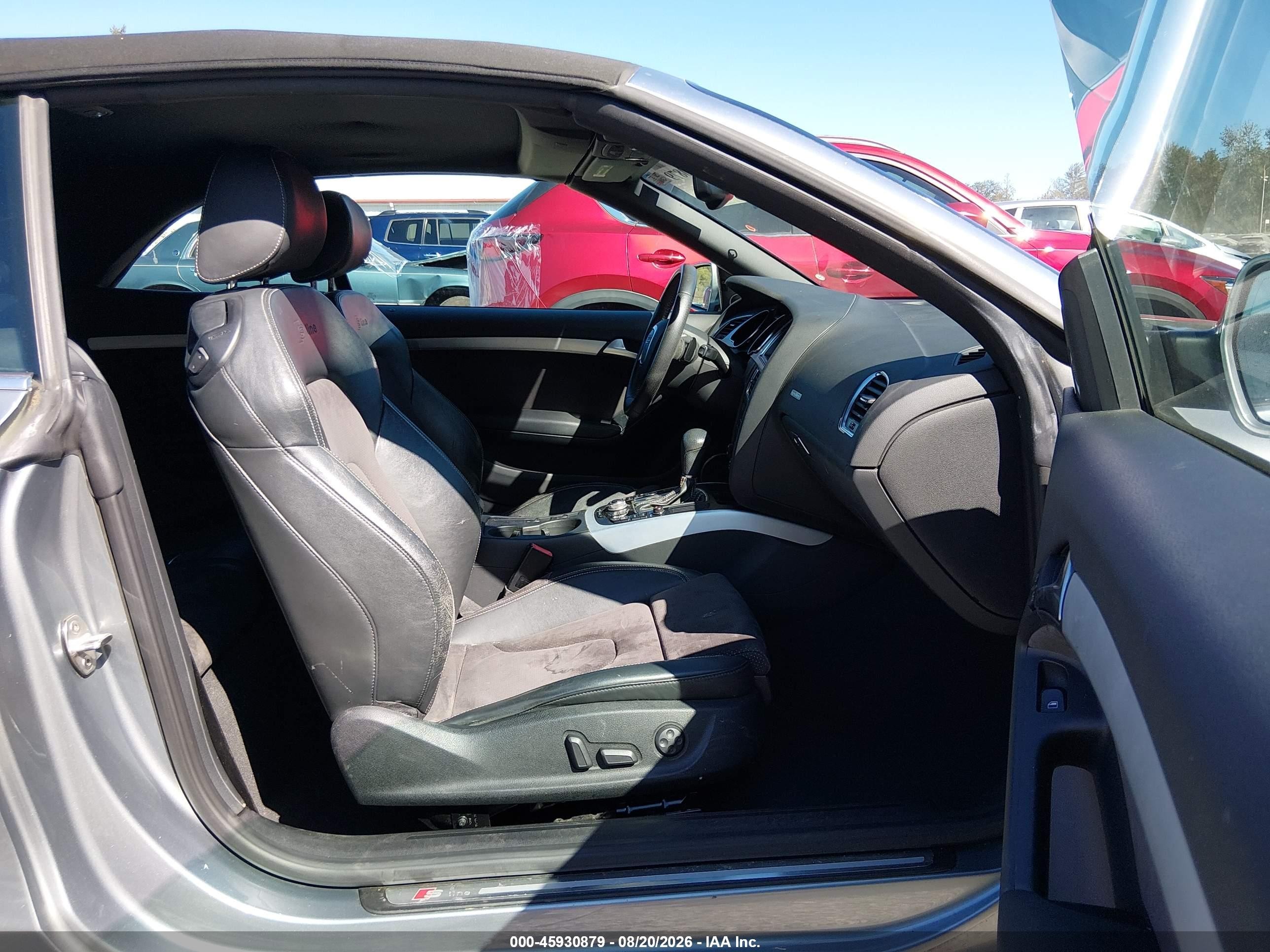 2011 Audi A5 2.0t Premium Серебряный vin: WAUWFAFHXBN005298