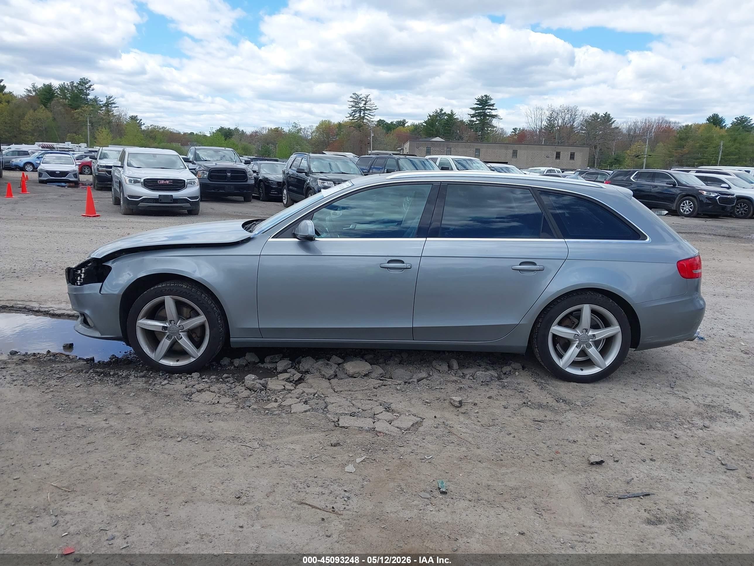 2011 Audi A4 2.0t Premium Серый vin: WAUWFAFL1BA035947