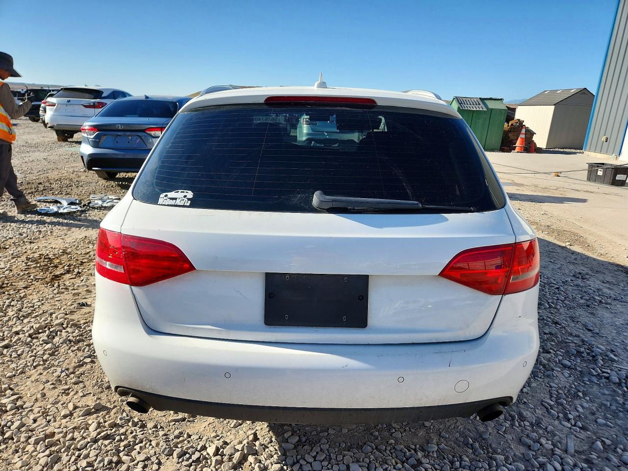 2010 Audi A4 Premium Plus White vin: WAUWFAFL5AA119896