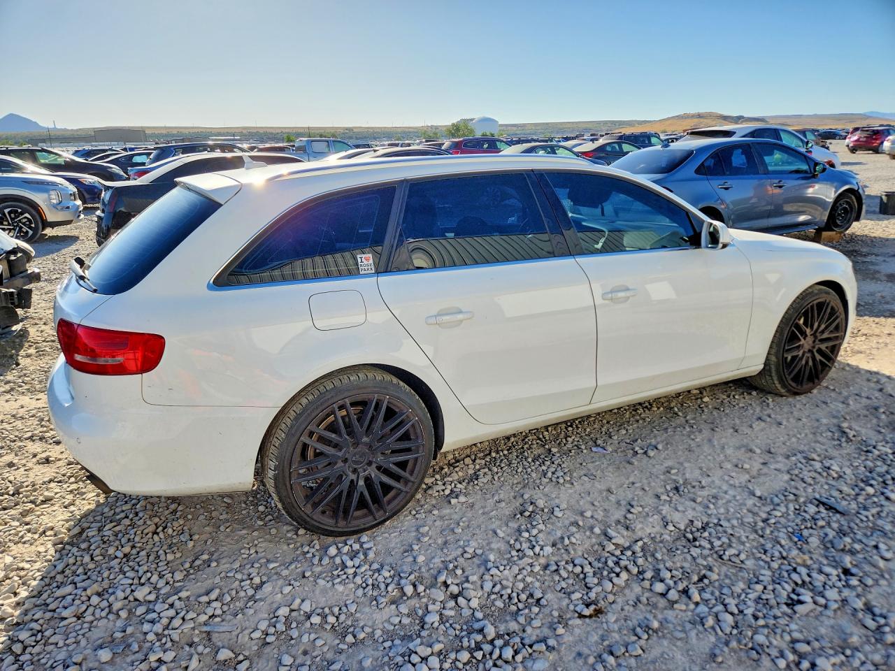 2010 Audi A4 Premium Plus White vin: WAUWFAFL5AA119896