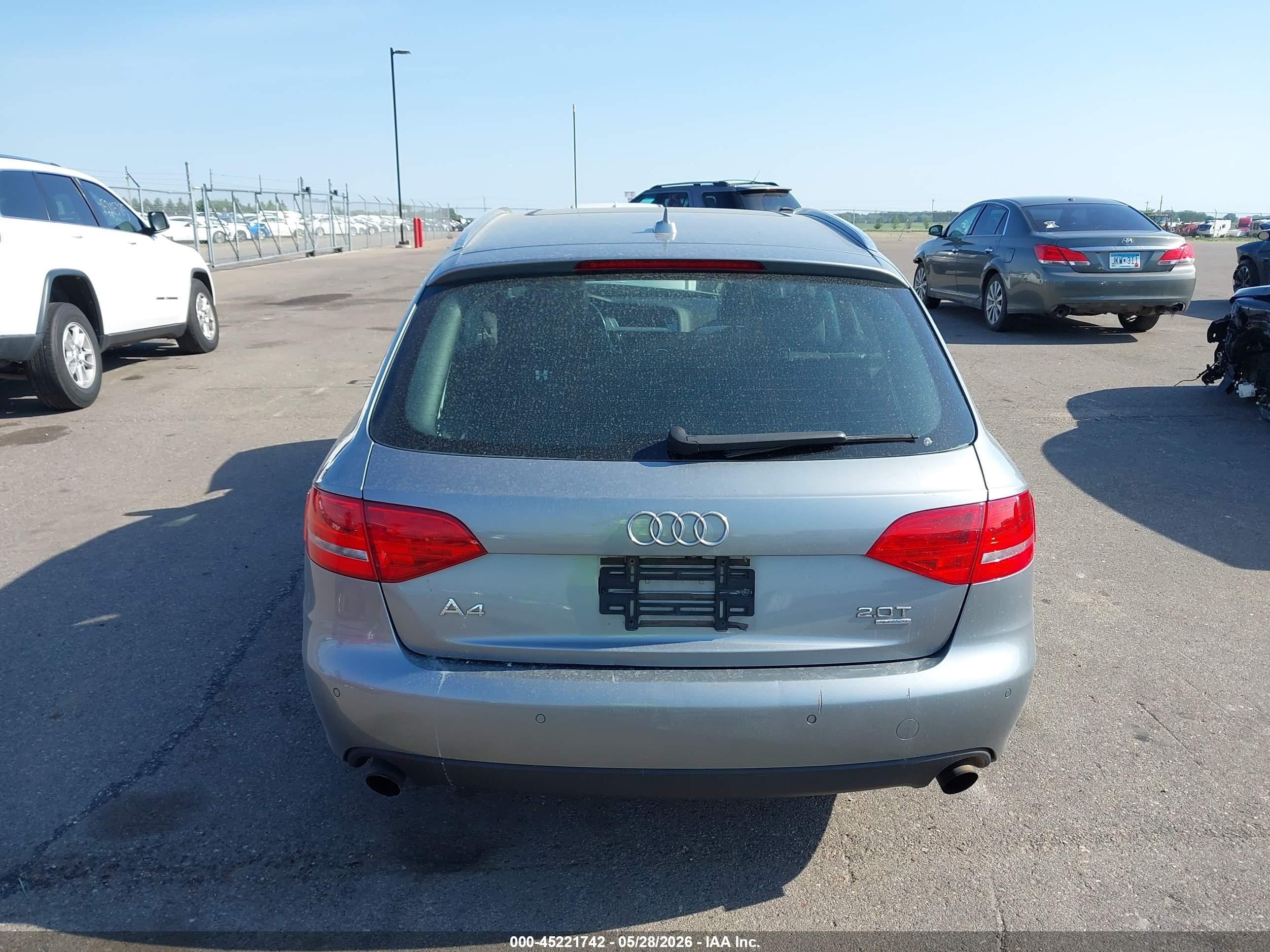 2011 Audi A4 2.0t Premium Silver vin: WAUWFAFL7BA082478