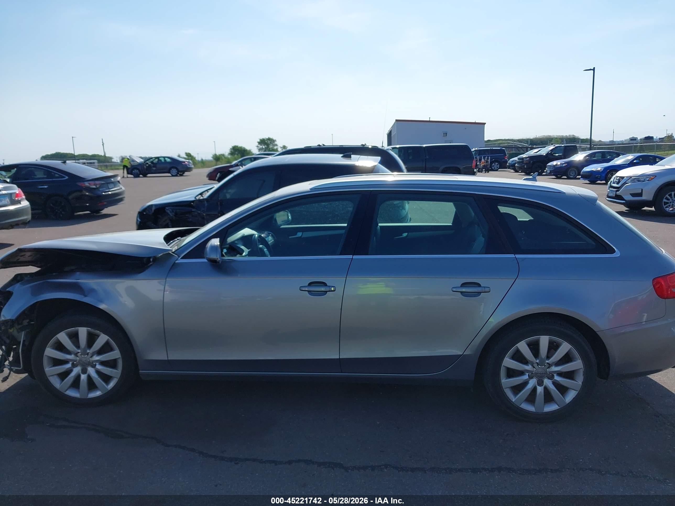 2011 Audi A4 2.0t Premium Silver vin: WAUWFAFL7BA082478