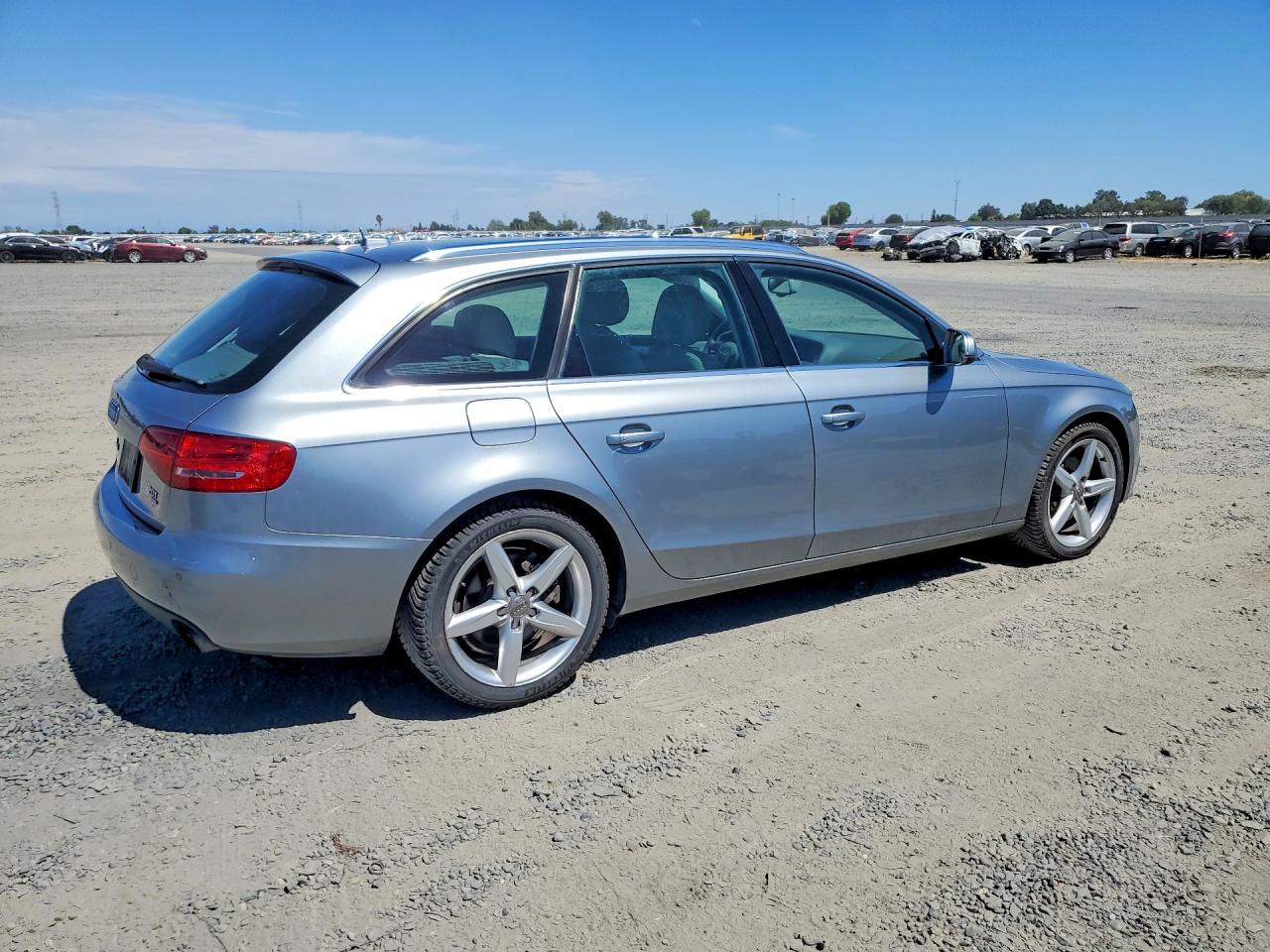 2011 Audi A4 Premium Plus Серый vin: WAUWFAFL8BA099807