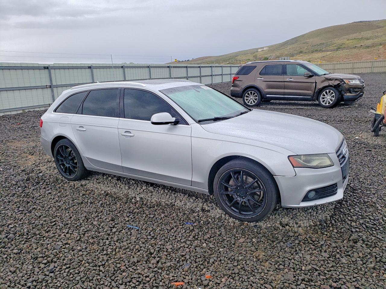 2011 Audi A4 Premium Plus Silver vin: WAUWFAFL9BA044024
