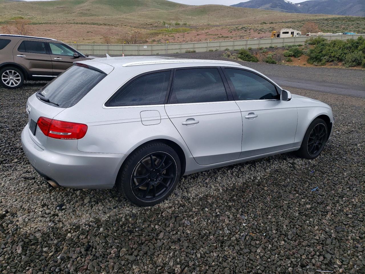2011 Audi A4 Premium Plus Silver vin: WAUWFAFL9BA044024