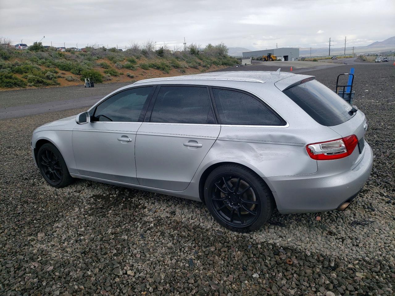 2011 Audi A4 Premium Plus Silver vin: WAUWFAFL9BA044024