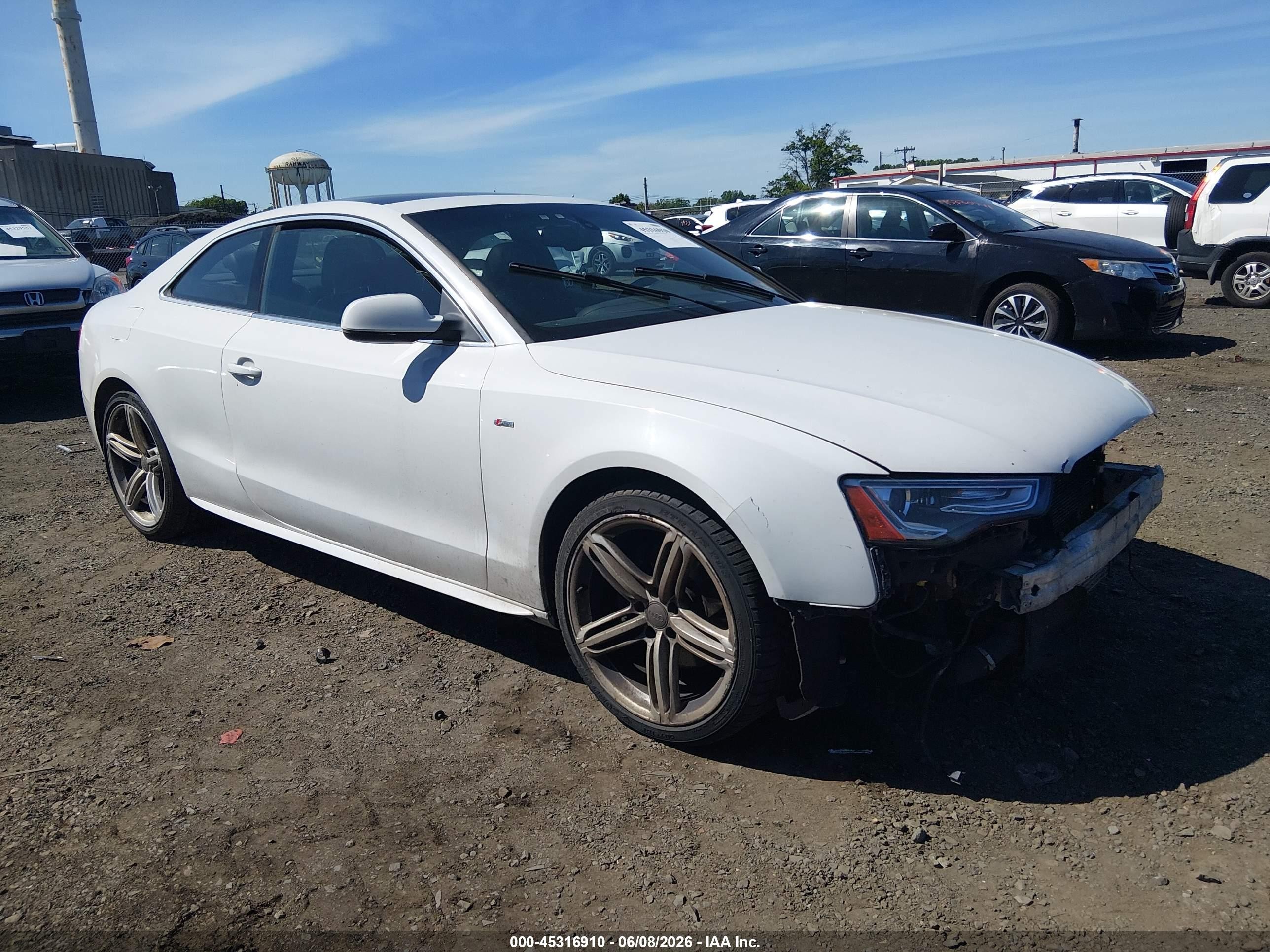 2013 Audi A5 2.0t Premium White vin: WAUWFAFR2DA040937