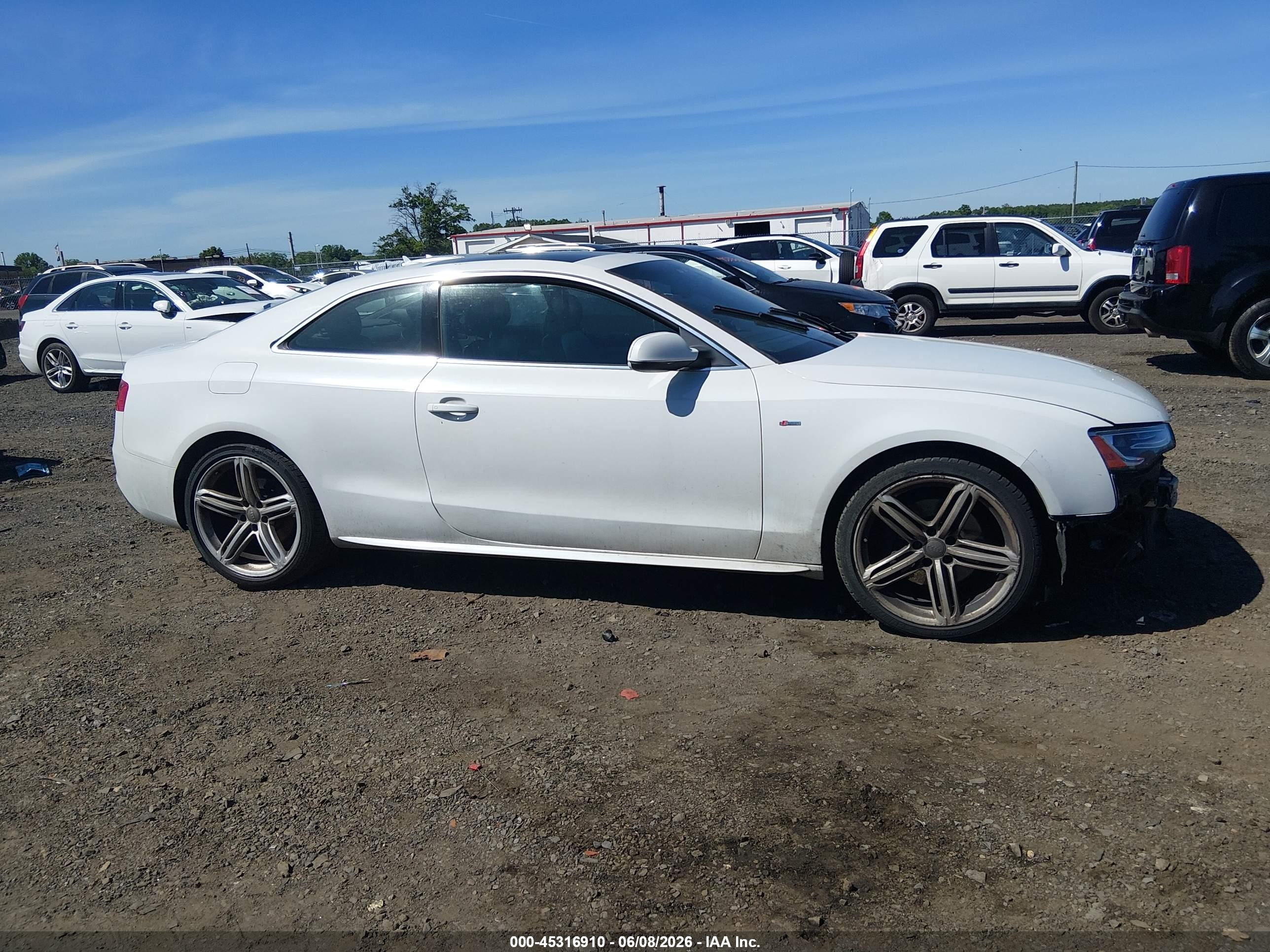 2013 Audi A5 2.0t Premium White vin: WAUWFAFR2DA040937