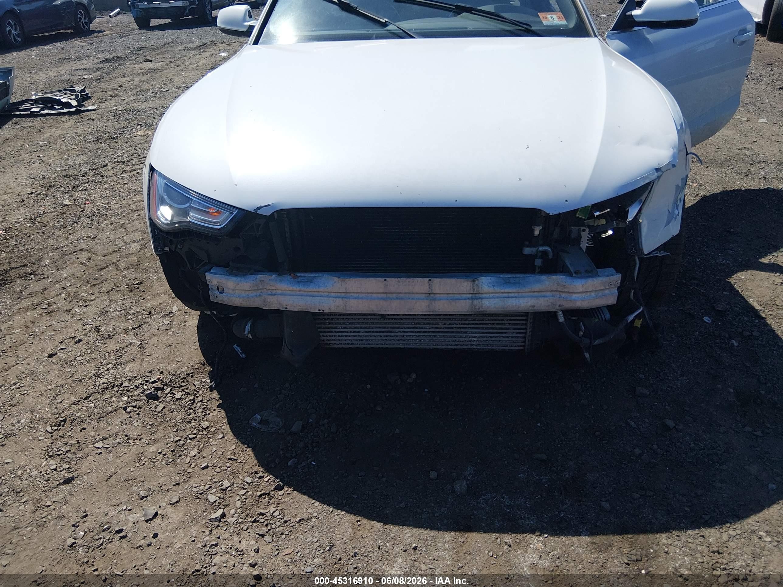 2013 Audi A5 2.0t Premium White vin: WAUWFAFR2DA040937