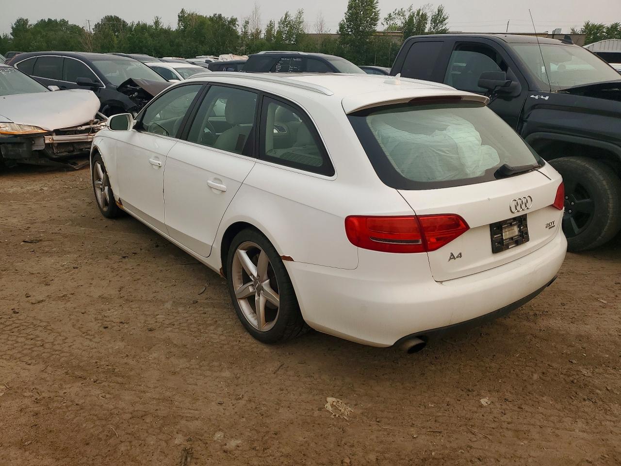2011 Audi A4 Premium Plus Белый vin: WAUWFCFL1BA169997