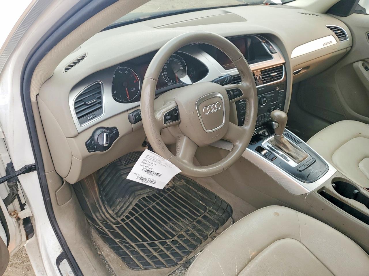 2011 Audi A4 Premium Plus Белый vin: WAUWFCFL1BA169997
