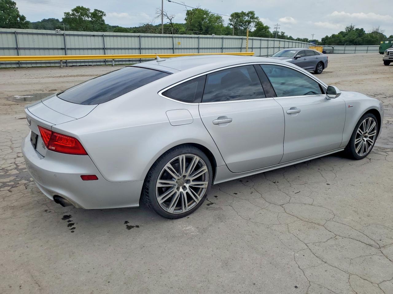 2014 Audi A7 Premium Plus Silver vin: WAUWGAFC2EN066117