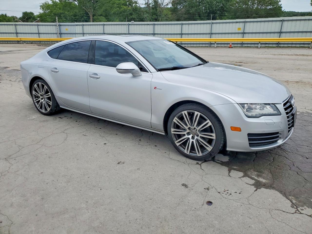 2014 Audi A7 Premium Plus Silver vin: WAUWGAFC2EN066117