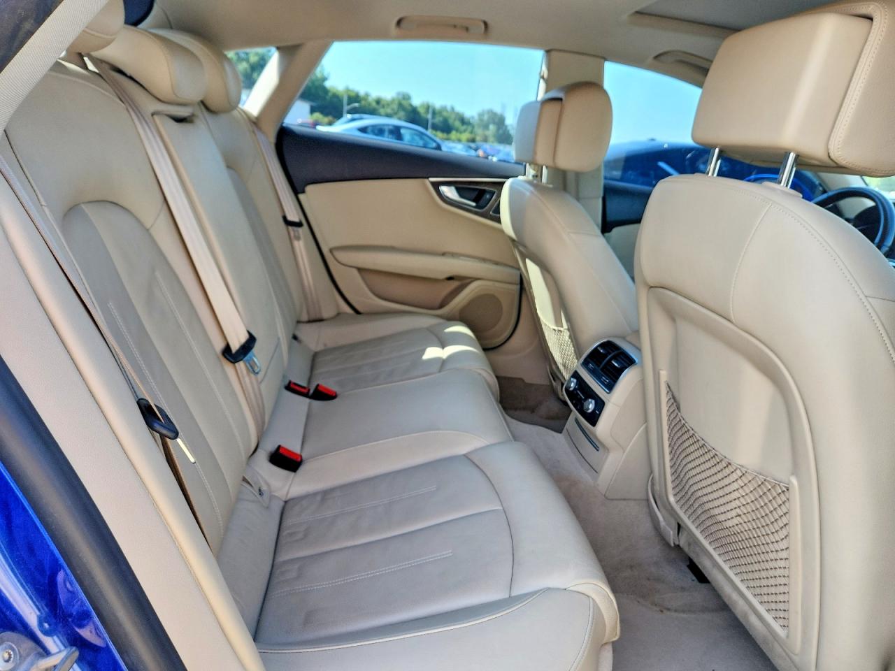 2016 Audi A7 Premium Plus Синий vin: WAUWGAFC3GN163569