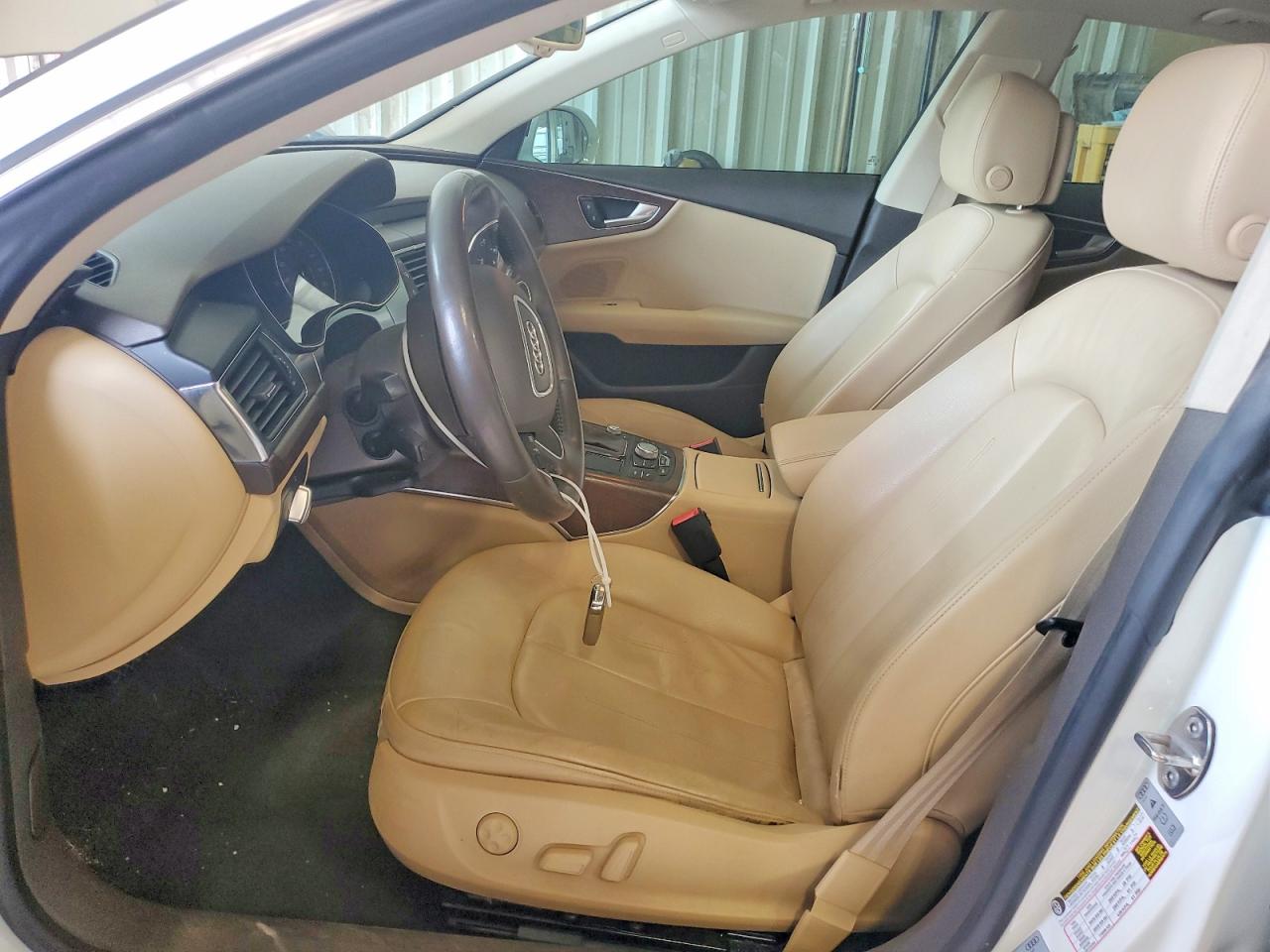 2014 Audi A7 Premium Plus Белый vin: WAUWGAFC5EN079850