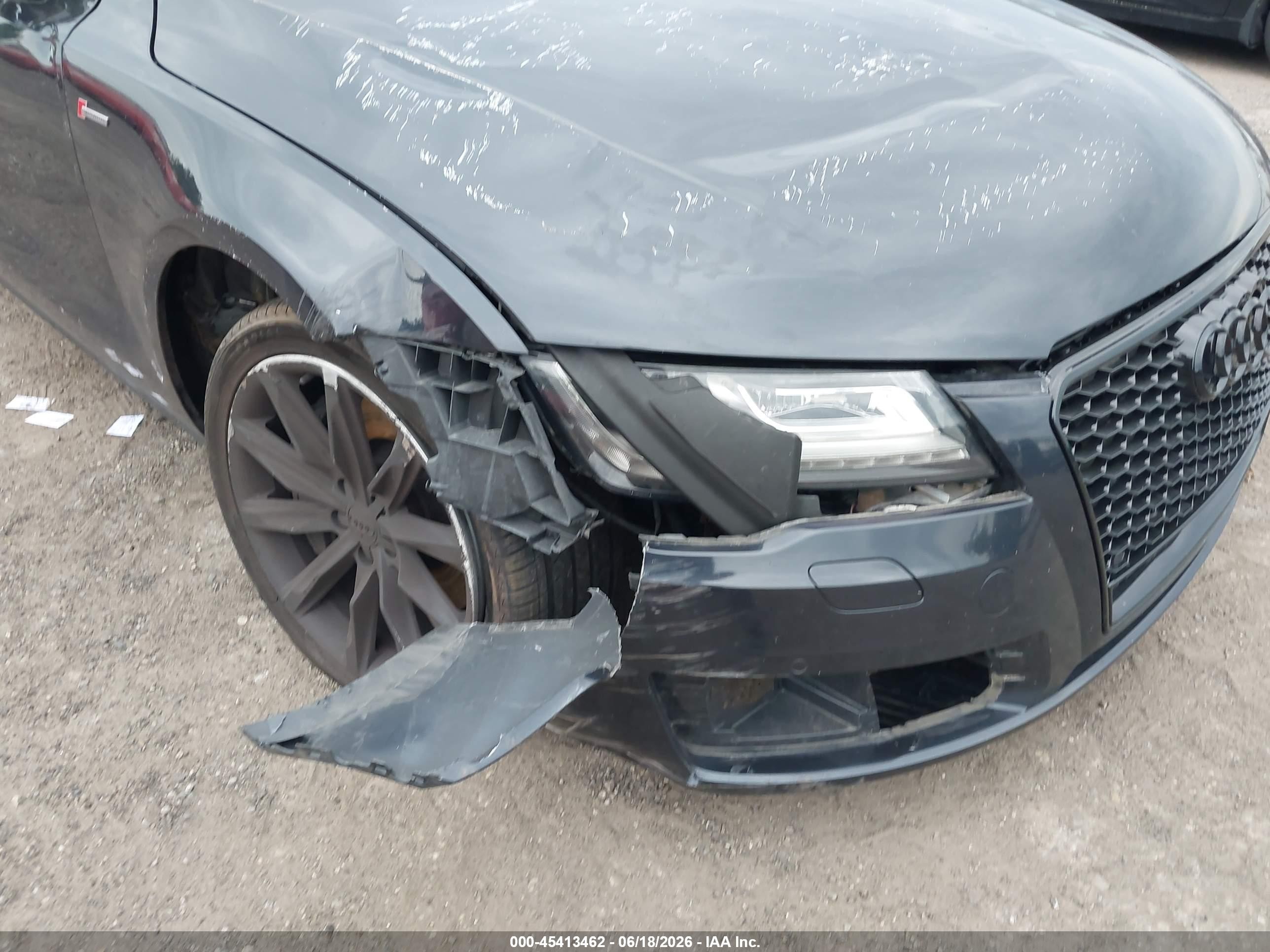 2014 Audi A7 3.0t Premium Plus Dark Blue vin: WAUWGAFC6EN084670