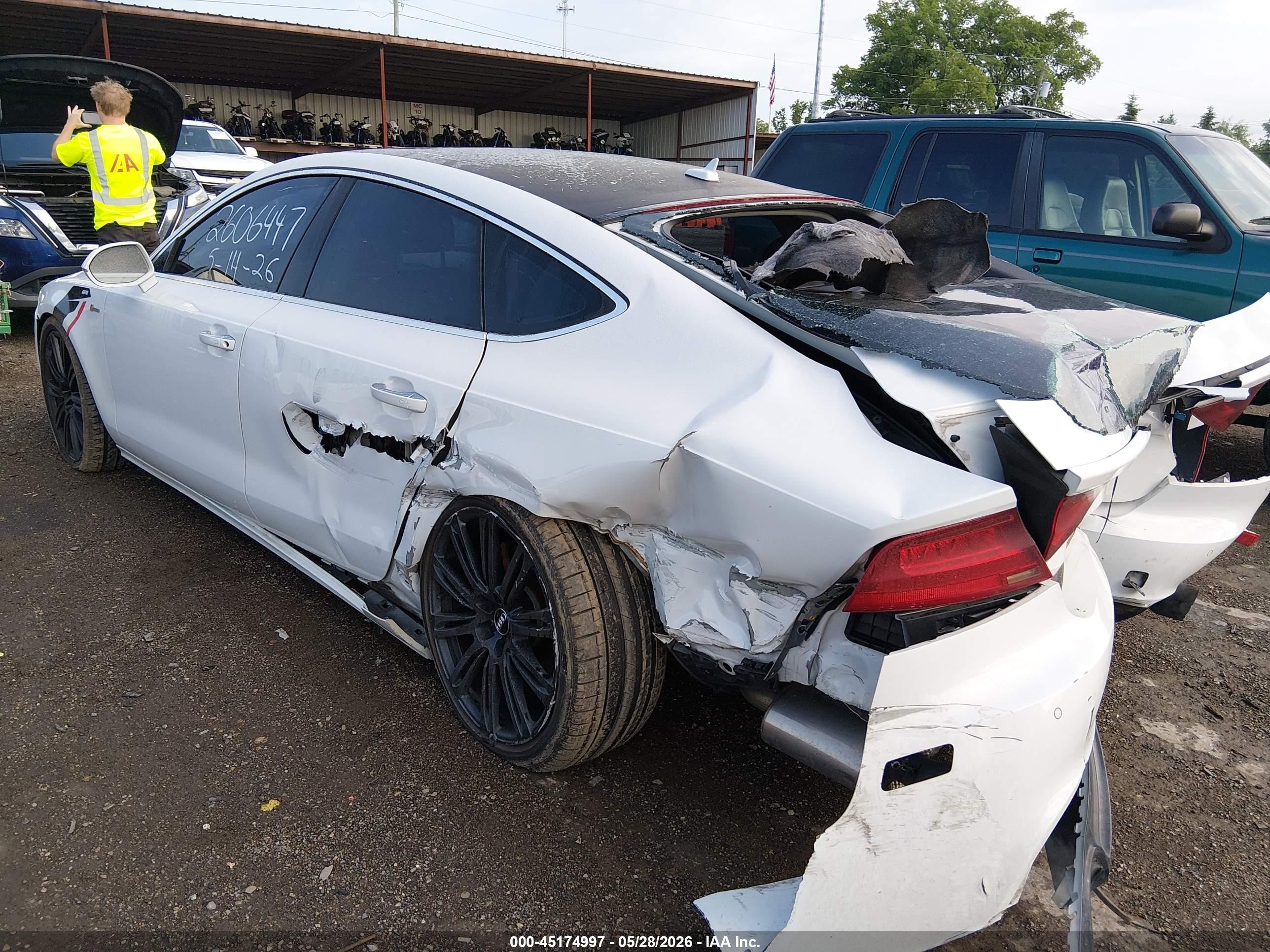 2014 Audi A7 3.0t Premium Plus White vin: WAUWGAFC6EN113701