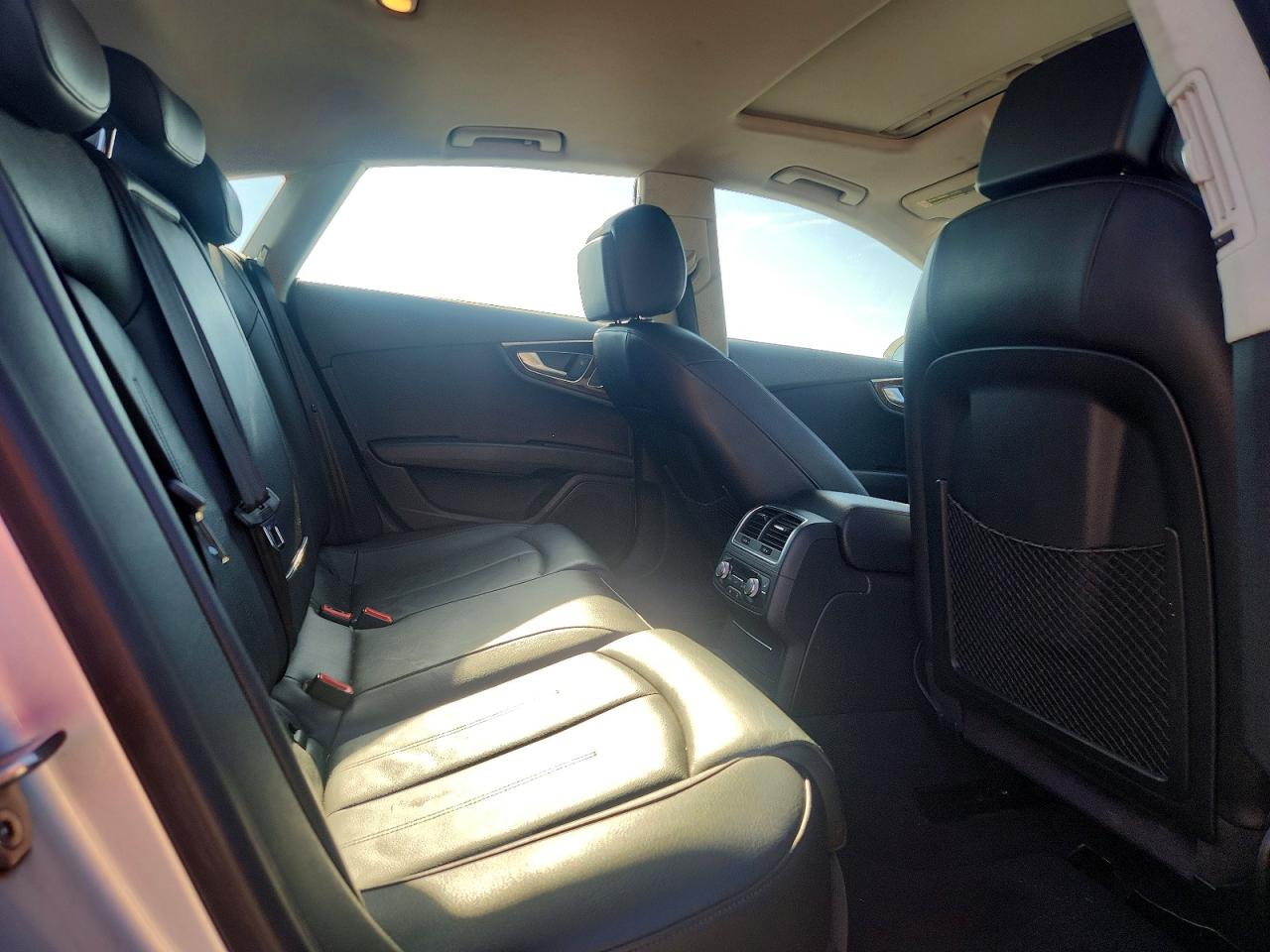 2015 Audi A7 Premium Plus Серебряный vin: WAUWGAFC6FN010358