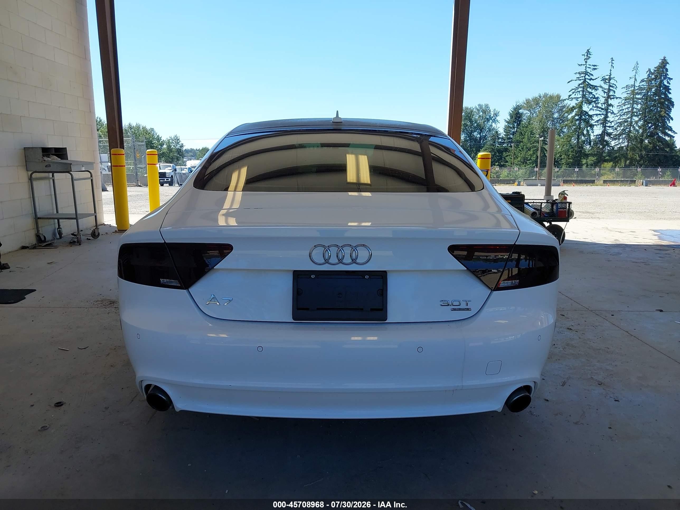 2014 Audi A7 3.0t Premium Plus White vin: WAUWGAFC7EN007872