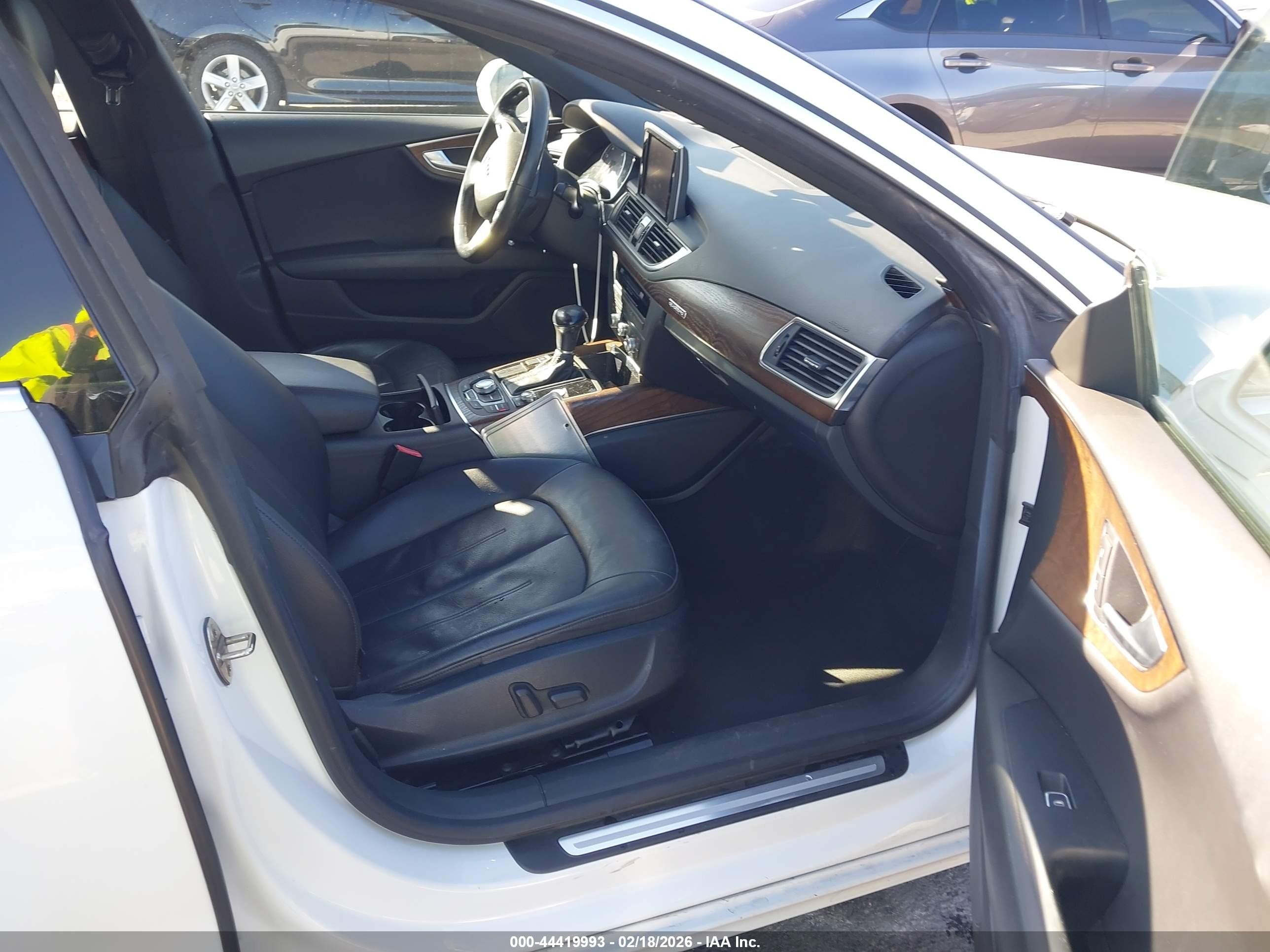 2014 Audi A7 3.0t Premium Plus White vin: WAUWGAFC7EN080708