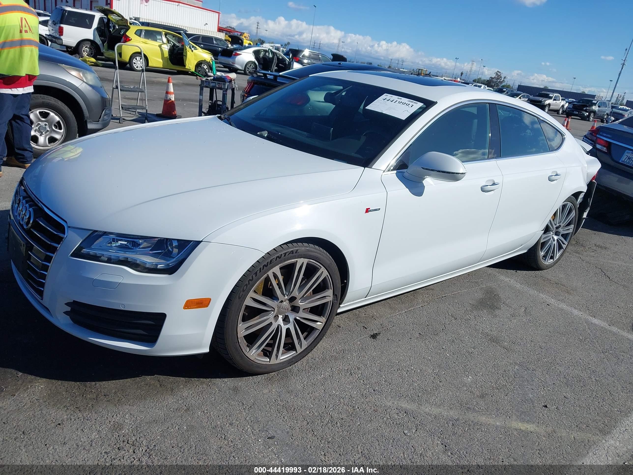 2014 Audi A7 3.0t Premium Plus White vin: WAUWGAFC7EN080708