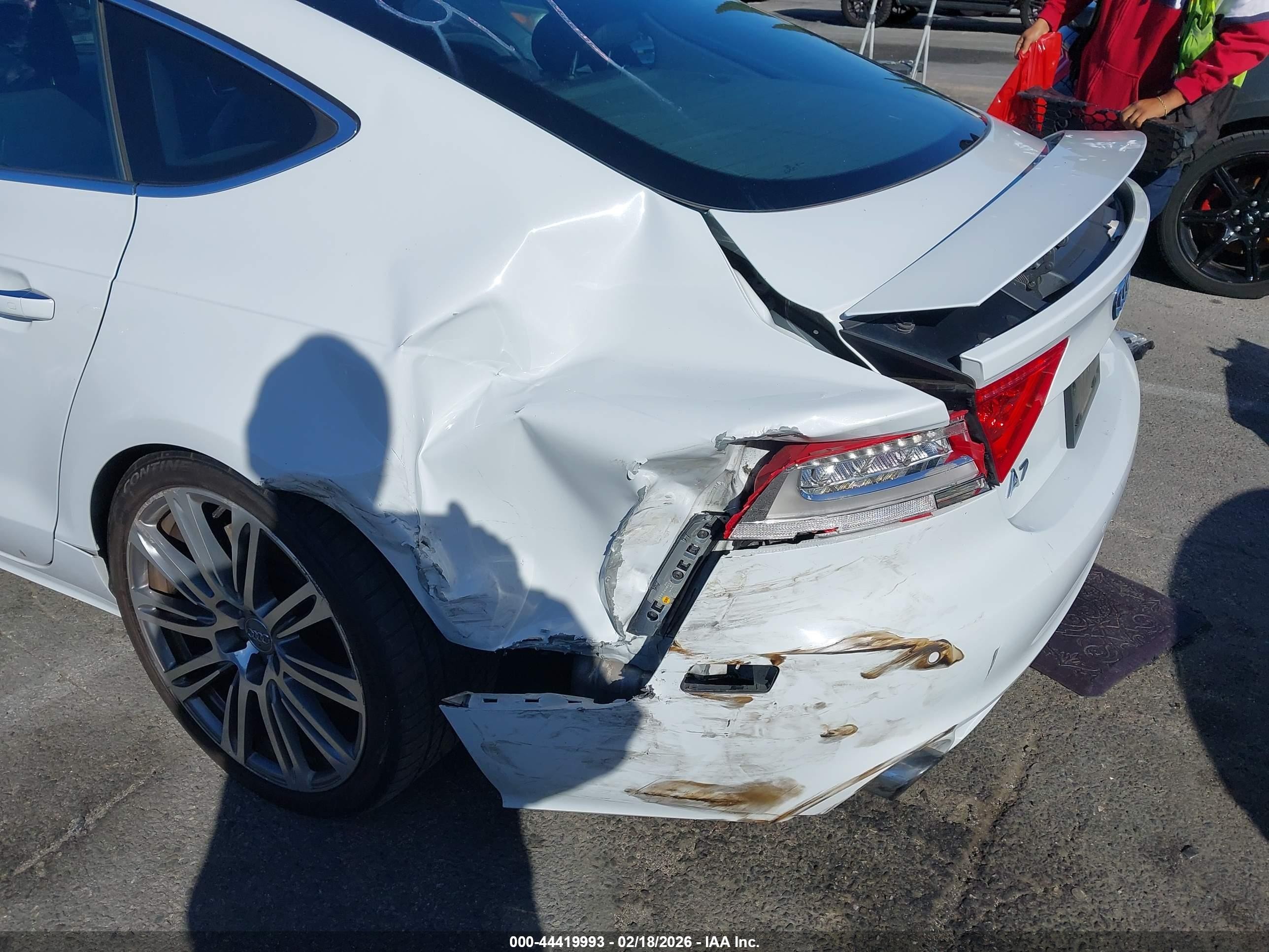 2014 Audi A7 3.0t Premium Plus White vin: WAUWGAFC7EN080708