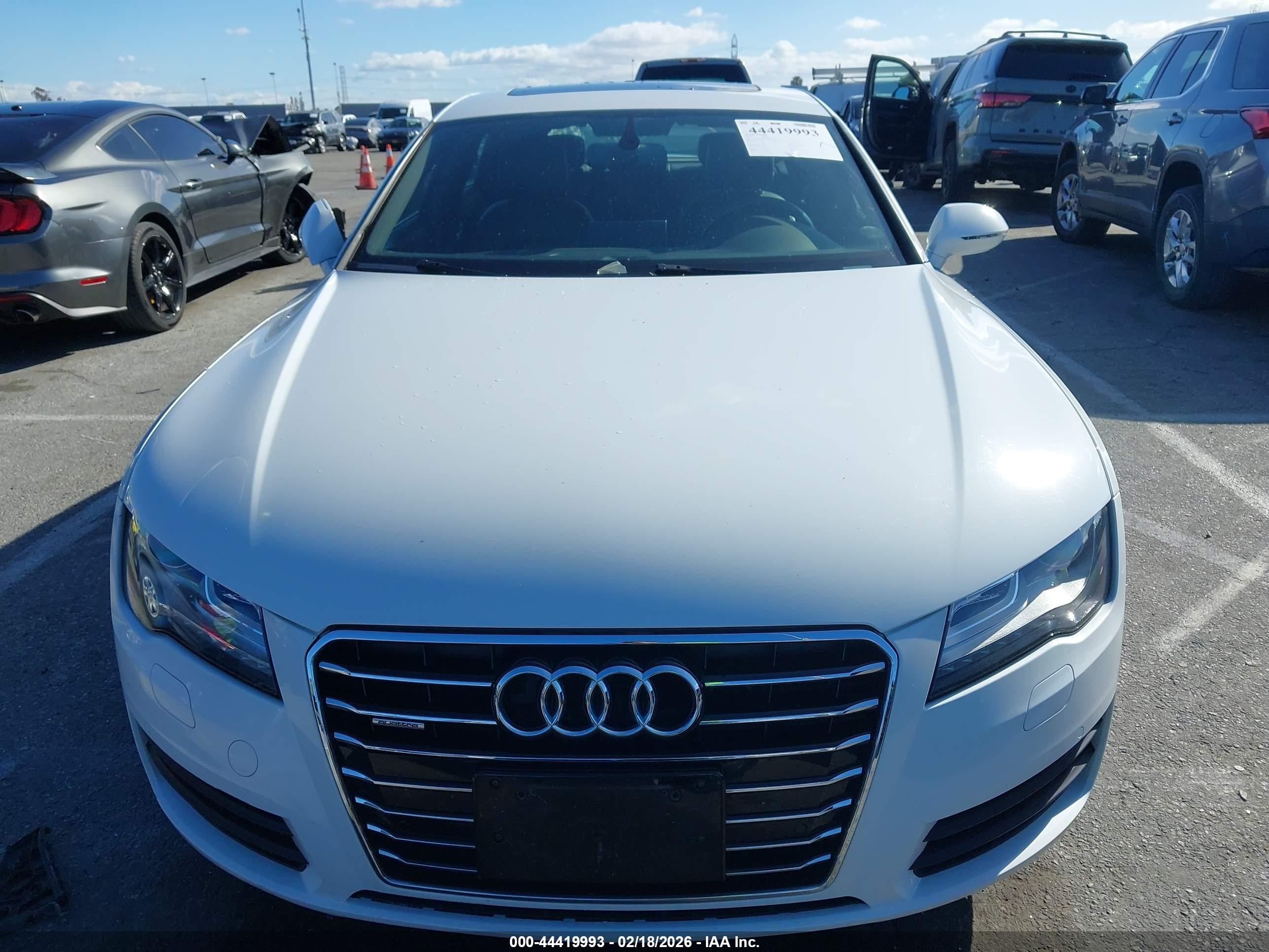 2014 Audi A7 3.0t Premium Plus White vin: WAUWGAFC7EN080708