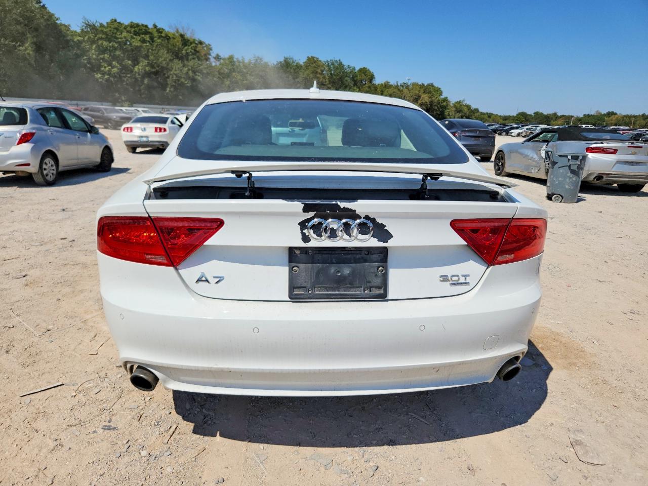 2012 Audi A7 Premium Plus White vin: WAUYGAFC2CN175487
