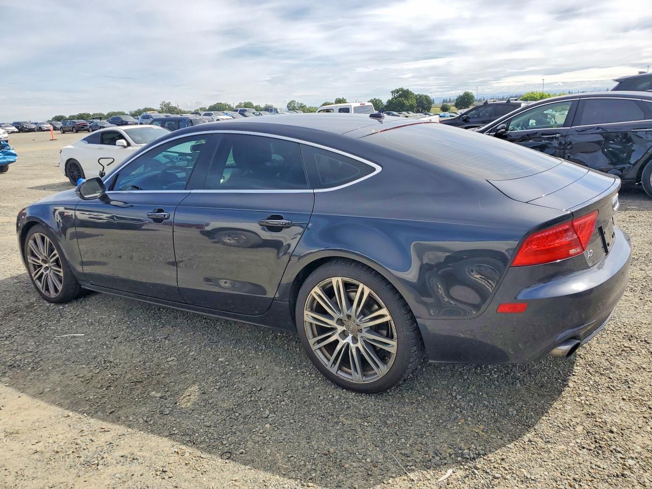 2013 Audi A7 Premium Plus Черный vin: WAUYGAFC3DN118703