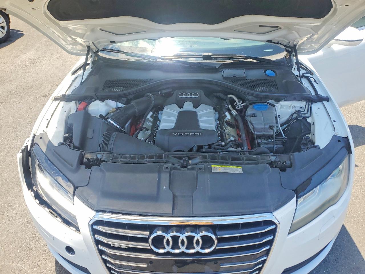 2012 Audi A7 Premium Plus White vin: WAUYGAFC5CN149885