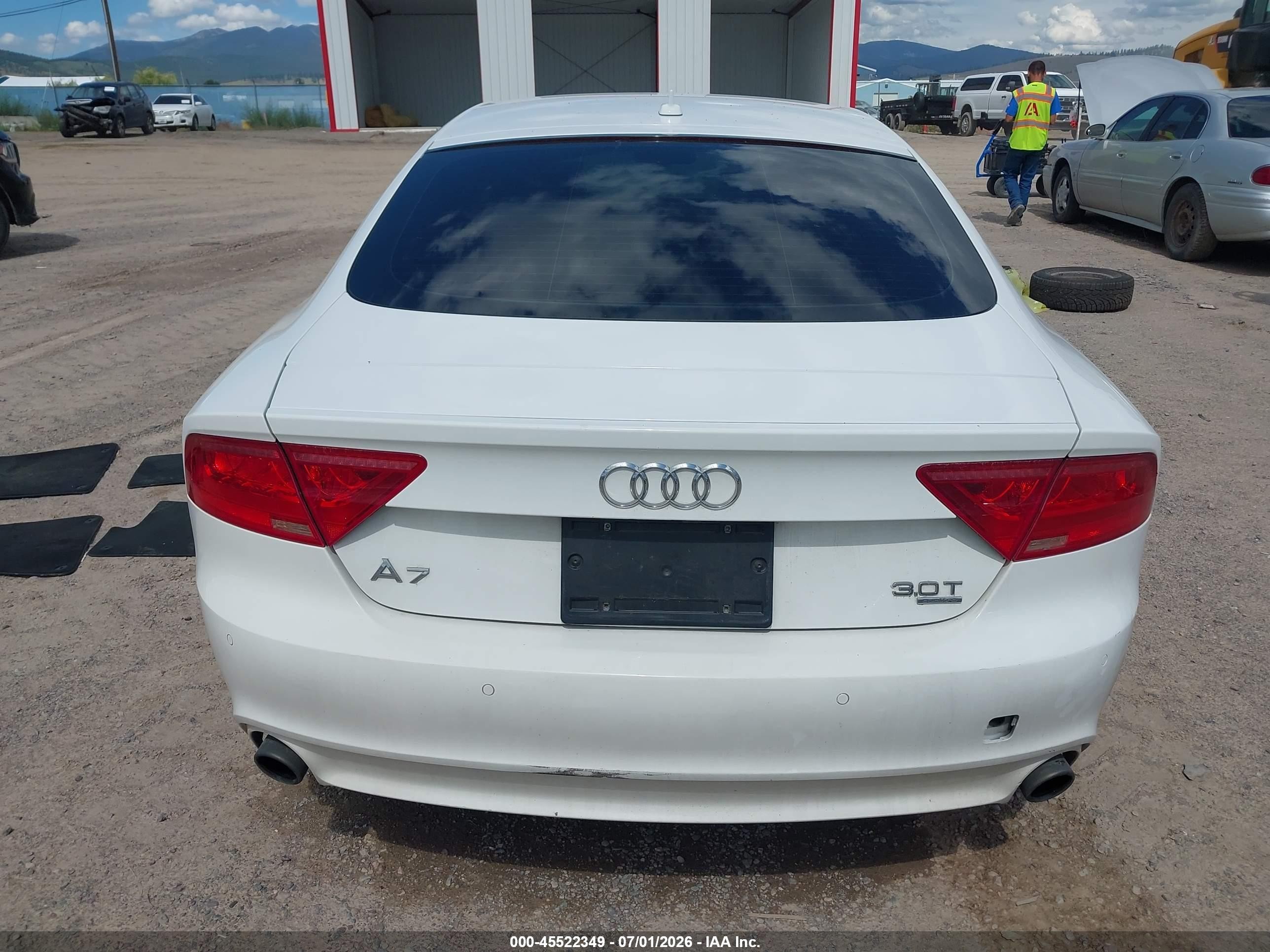 2012 Audi A7 3.0 Premium Plus White vin: WAUYGAFC7CN085946