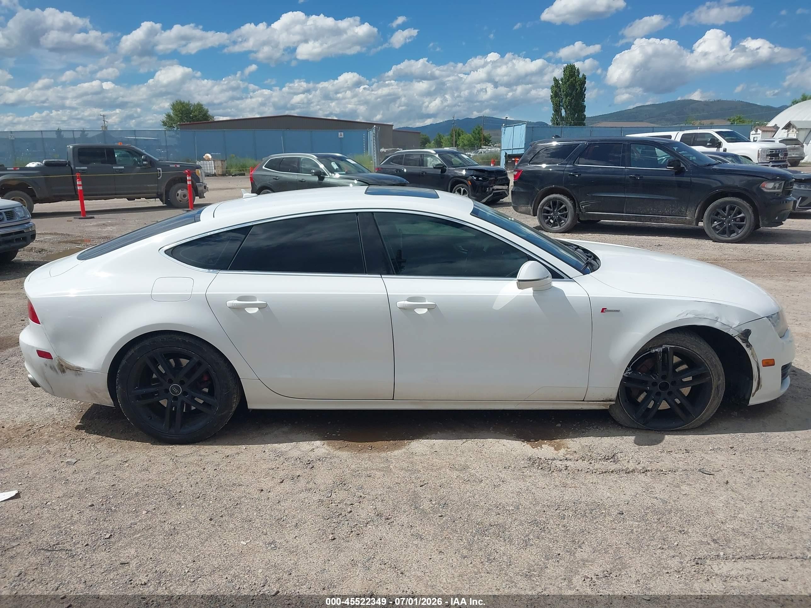 2012 Audi A7 3.0 Premium Plus White vin: WAUYGAFC7CN085946