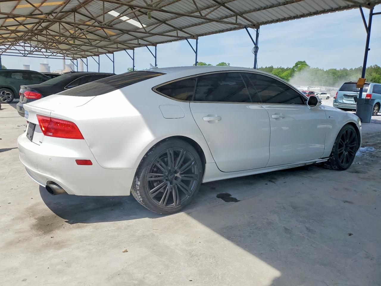 2012 Audi A7 Premium Plus White vin: WAUYGAFC7CN142923
