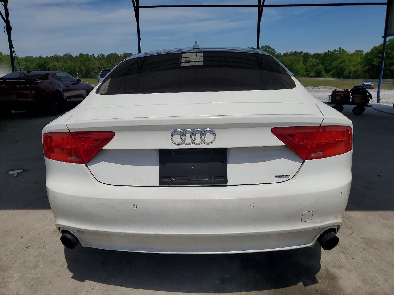 2012 Audi A7 Premium Plus White vin: WAUYGAFC7CN142923
