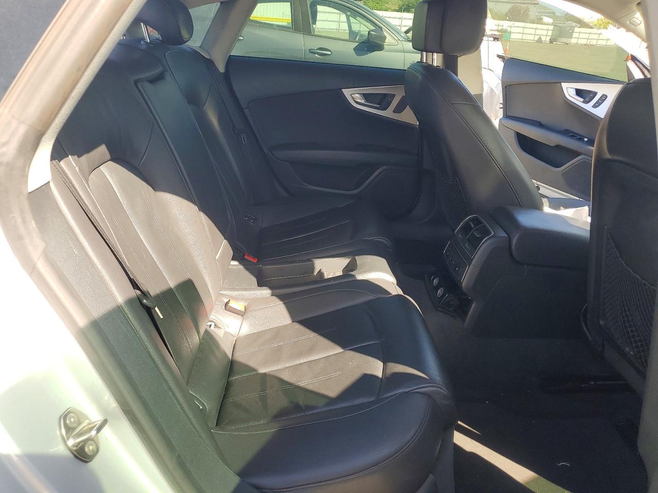 2012 Audi A7 Premium Plus Silver vin: WAUYGAFC8CN050929