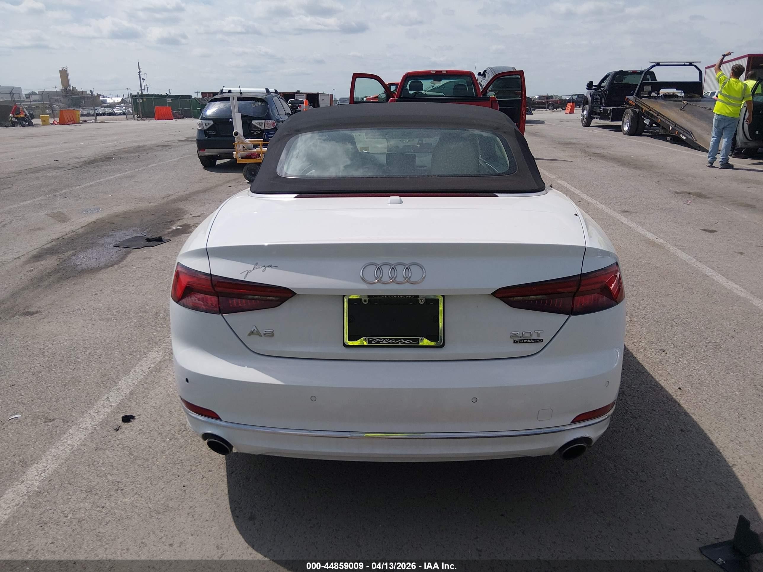 2018 Audi A5 2.0t Premium Белый vin: WAUYNGF57JN012521
