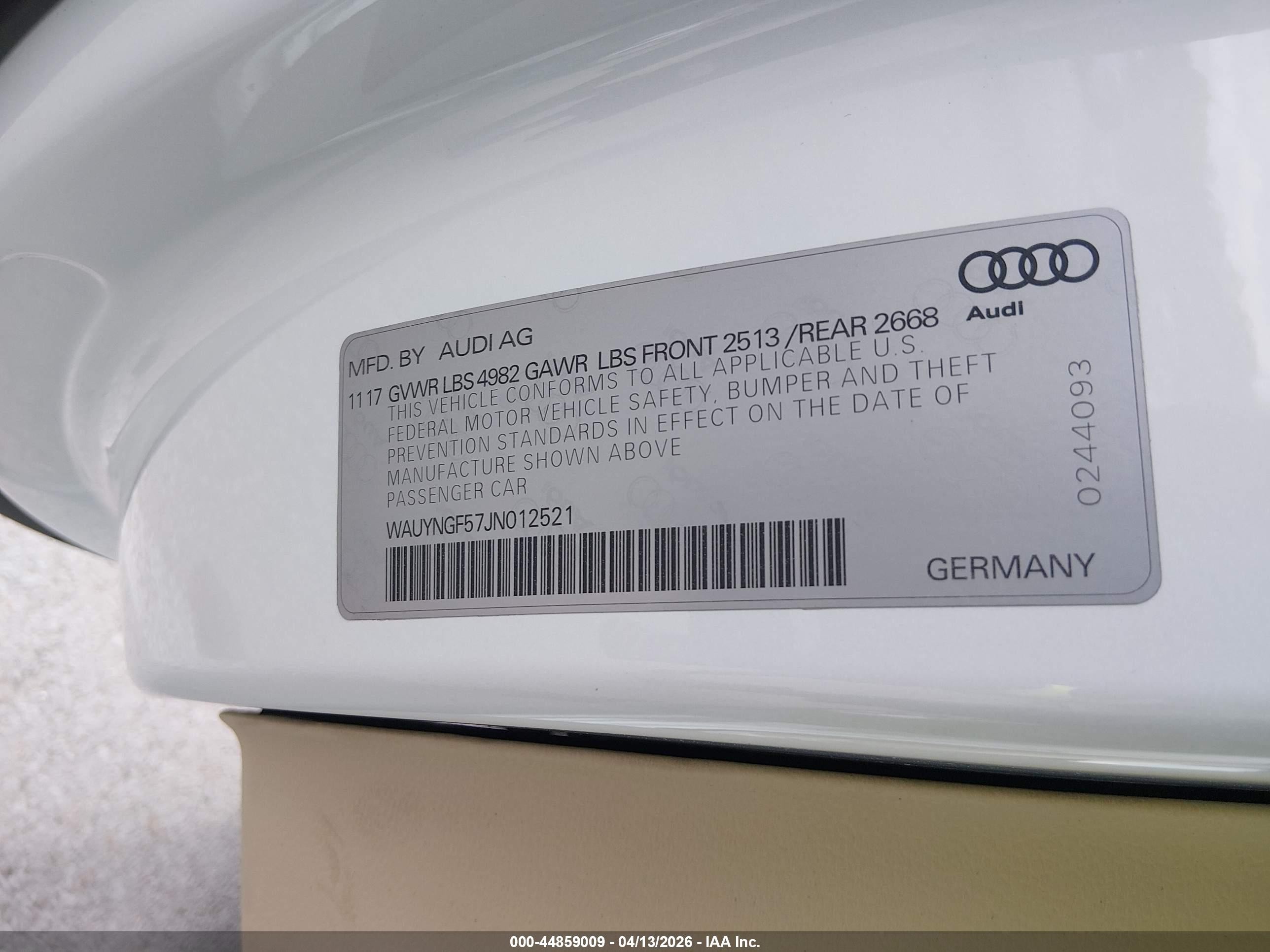 2018 Audi A5 2.0t Premium Белый vin: WAUYNGF57JN012521