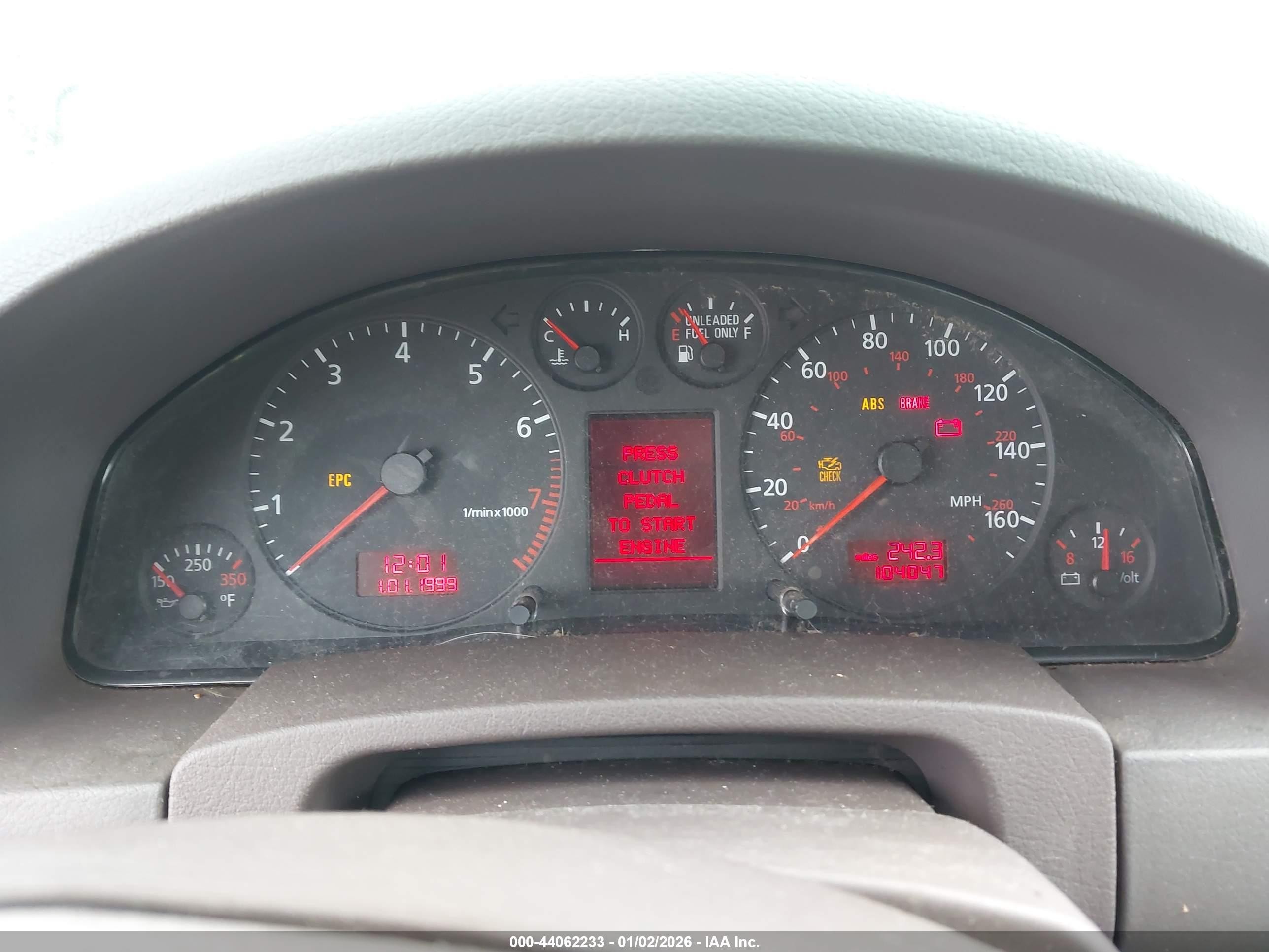2000 Audi A6 4.2 Quattro Желто-коричневый vin: WAUZL54B9YN001652