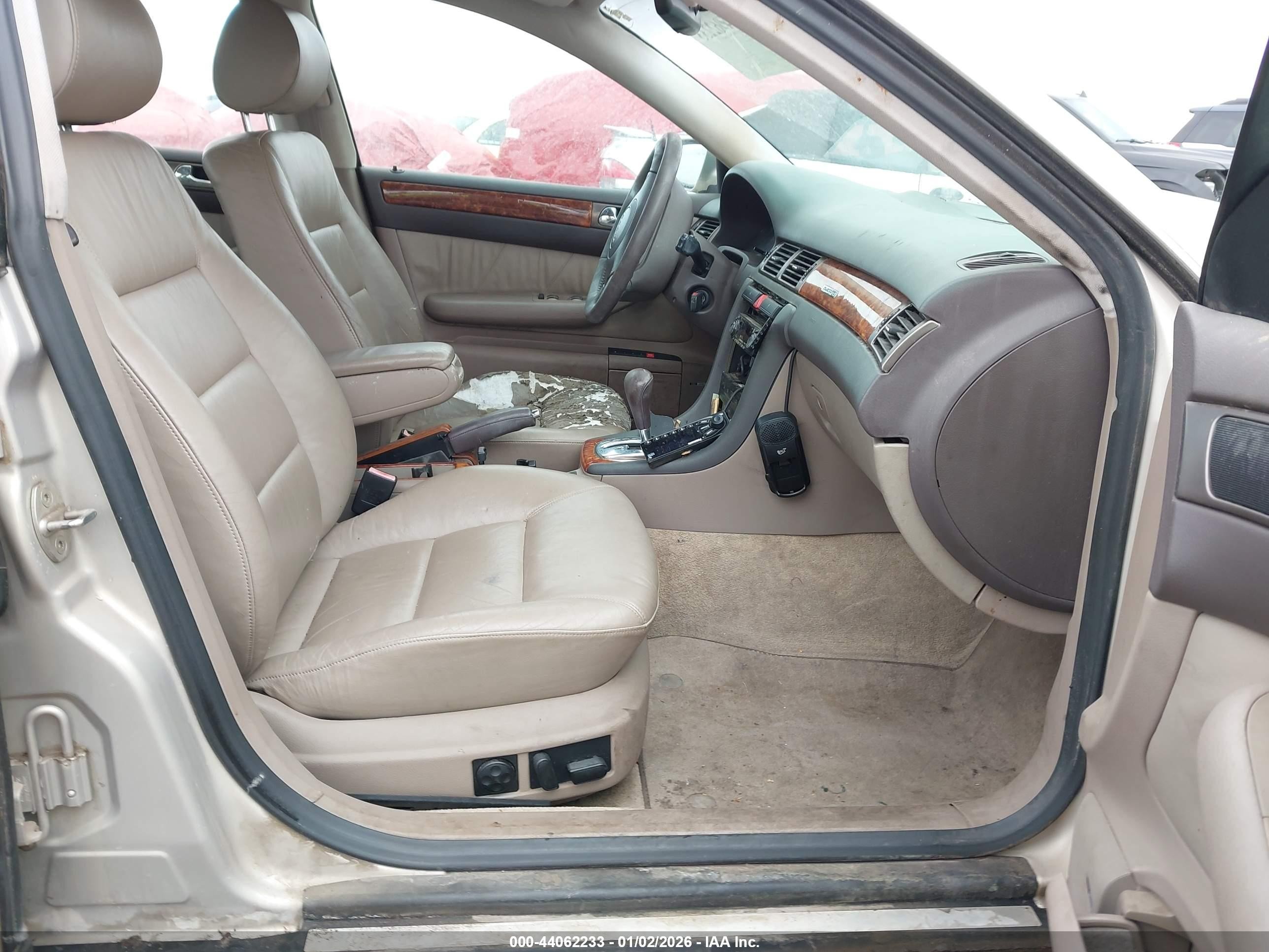 2000 Audi A6 4.2 Quattro Желто-коричневый vin: WAUZL54B9YN001652