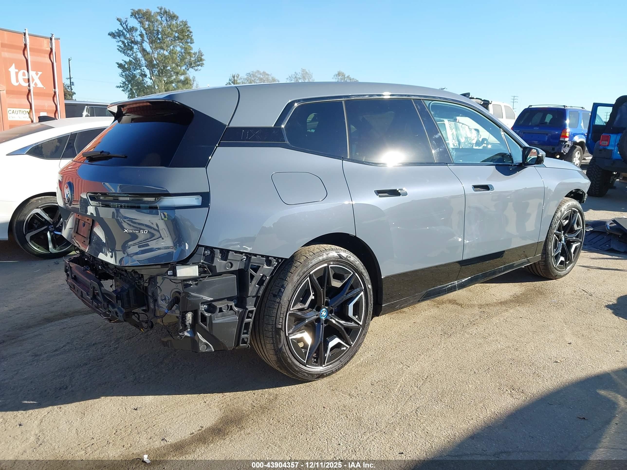 2024 Bmw Ix Xdrive50 Gray vin: WB523CF01RCR03239