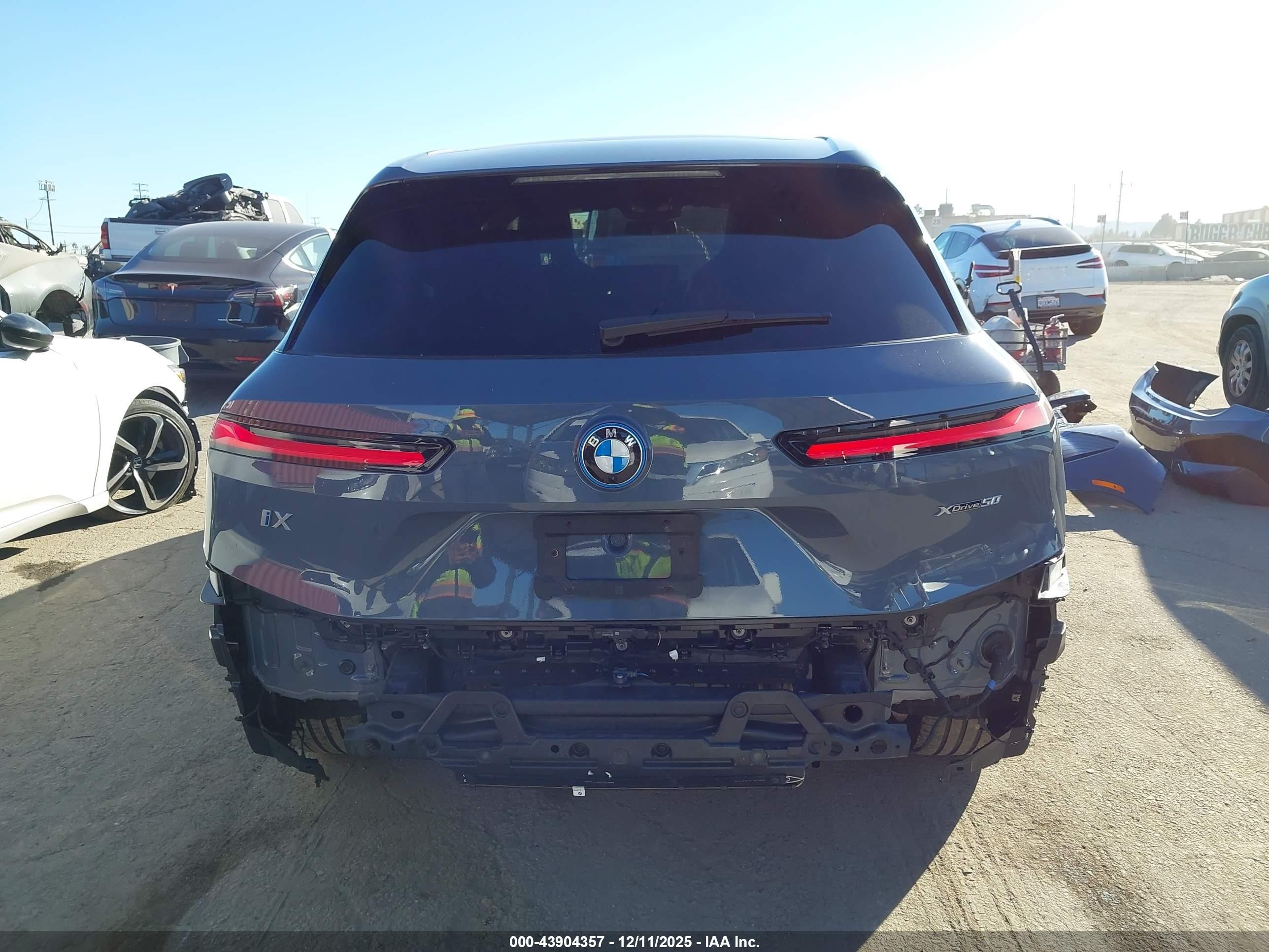 2024 Bmw Ix Xdrive50 Gray vin: WB523CF01RCR03239